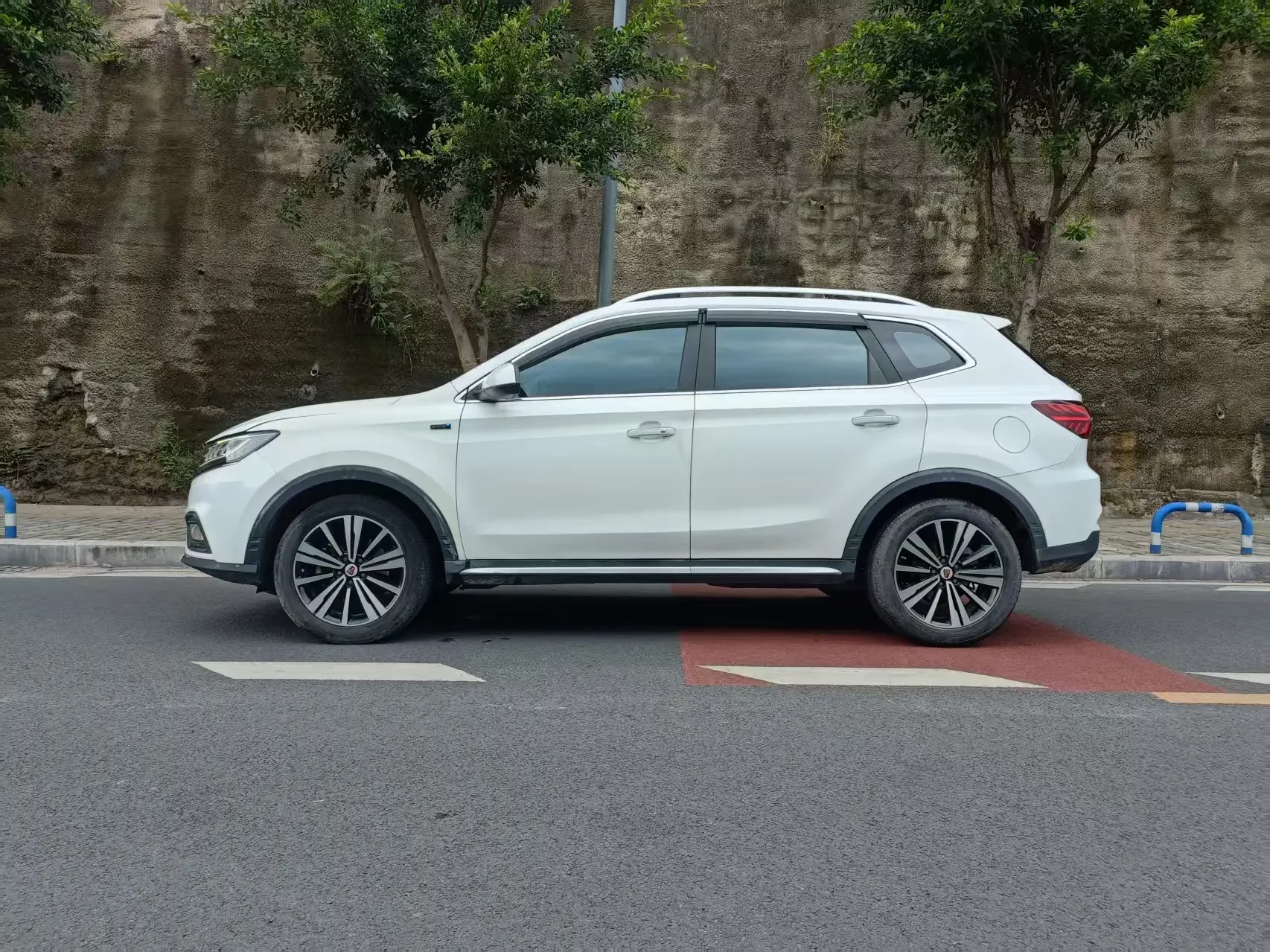 Roewe RX5