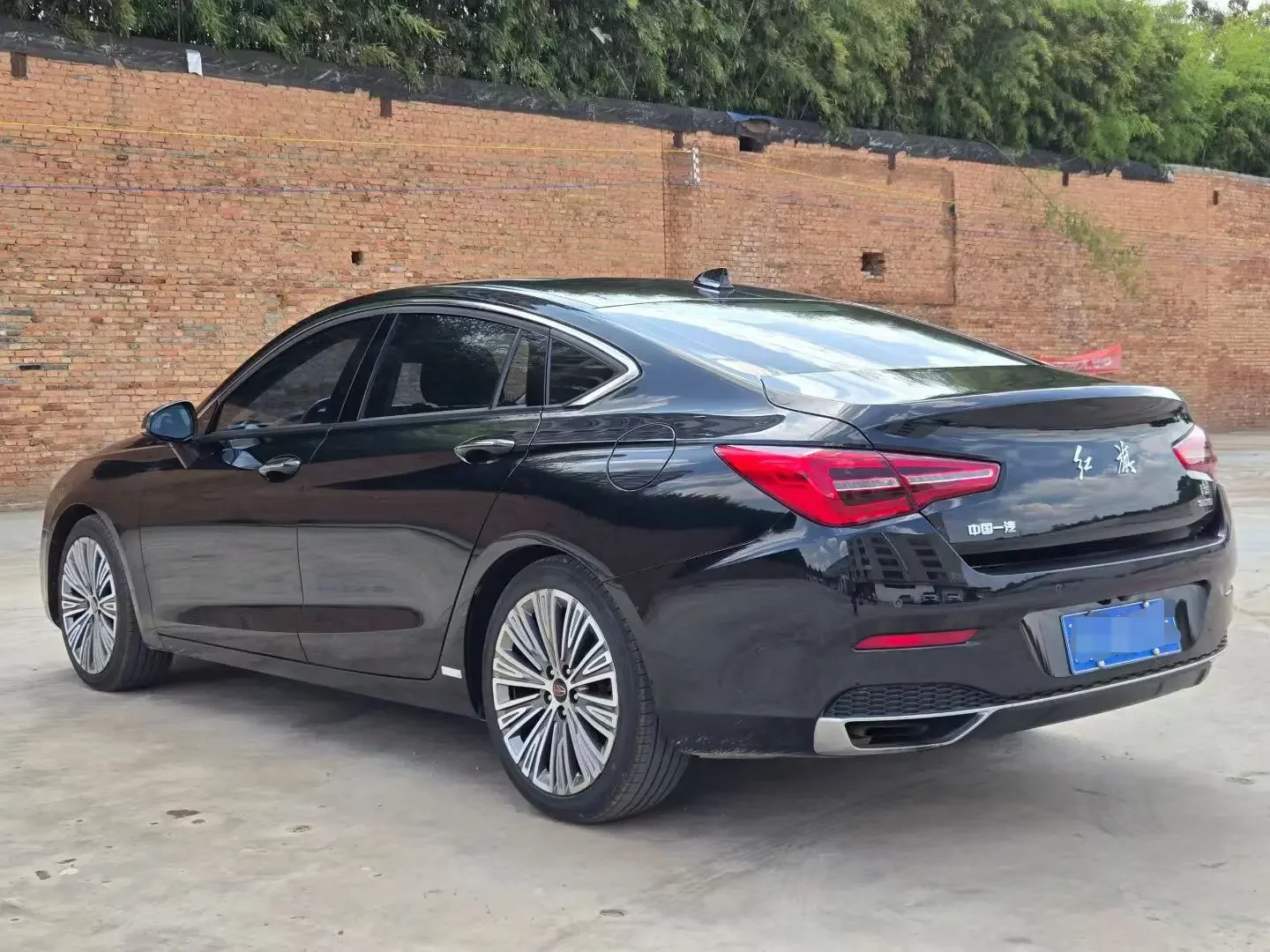 Hongqi H5 classic