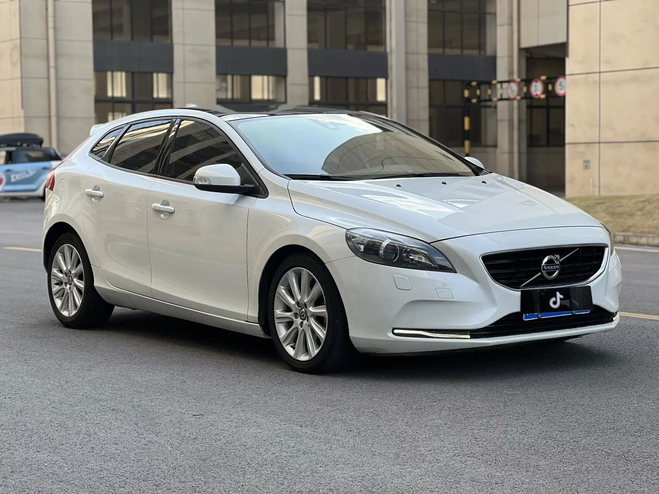 Volvo V40