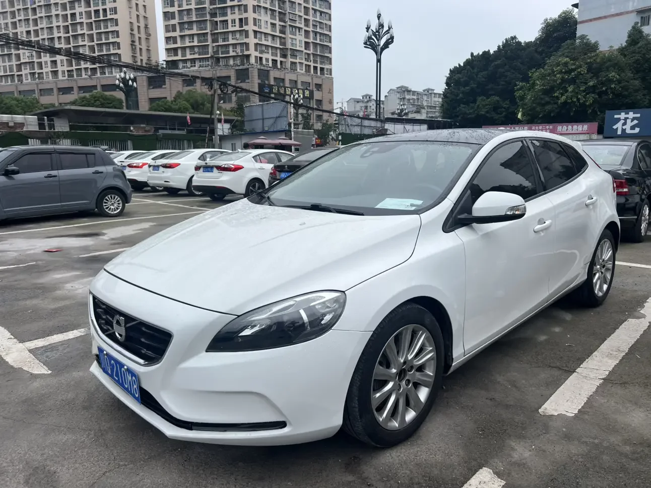 Volvo V40