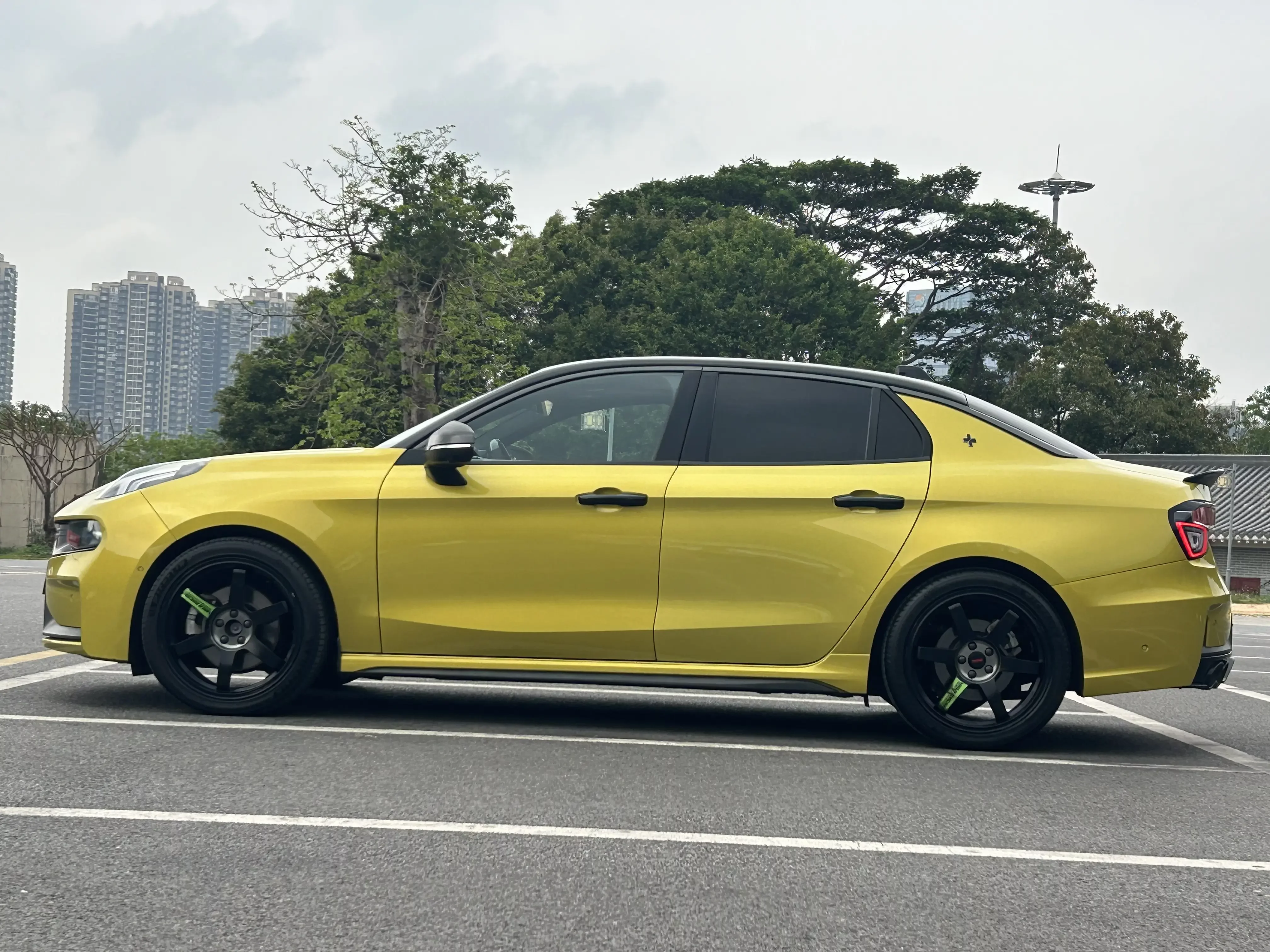 Lynk & Co 03