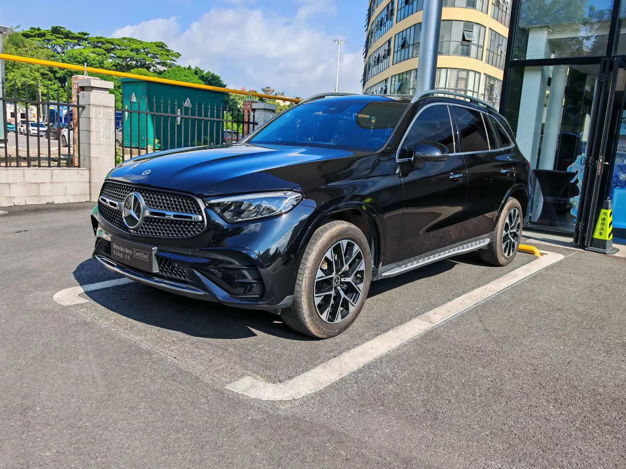 MERCEDES-BENZ GLC