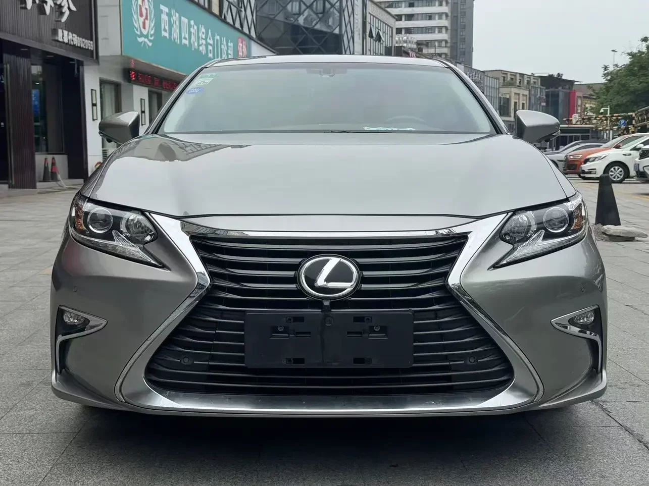 Lexus ES