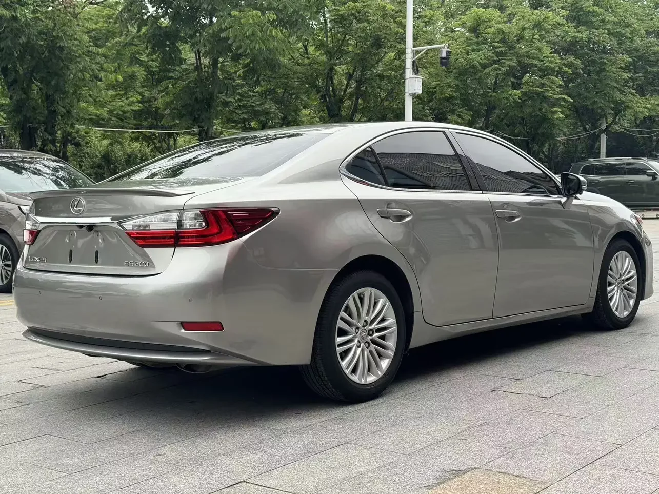 Lexus ES