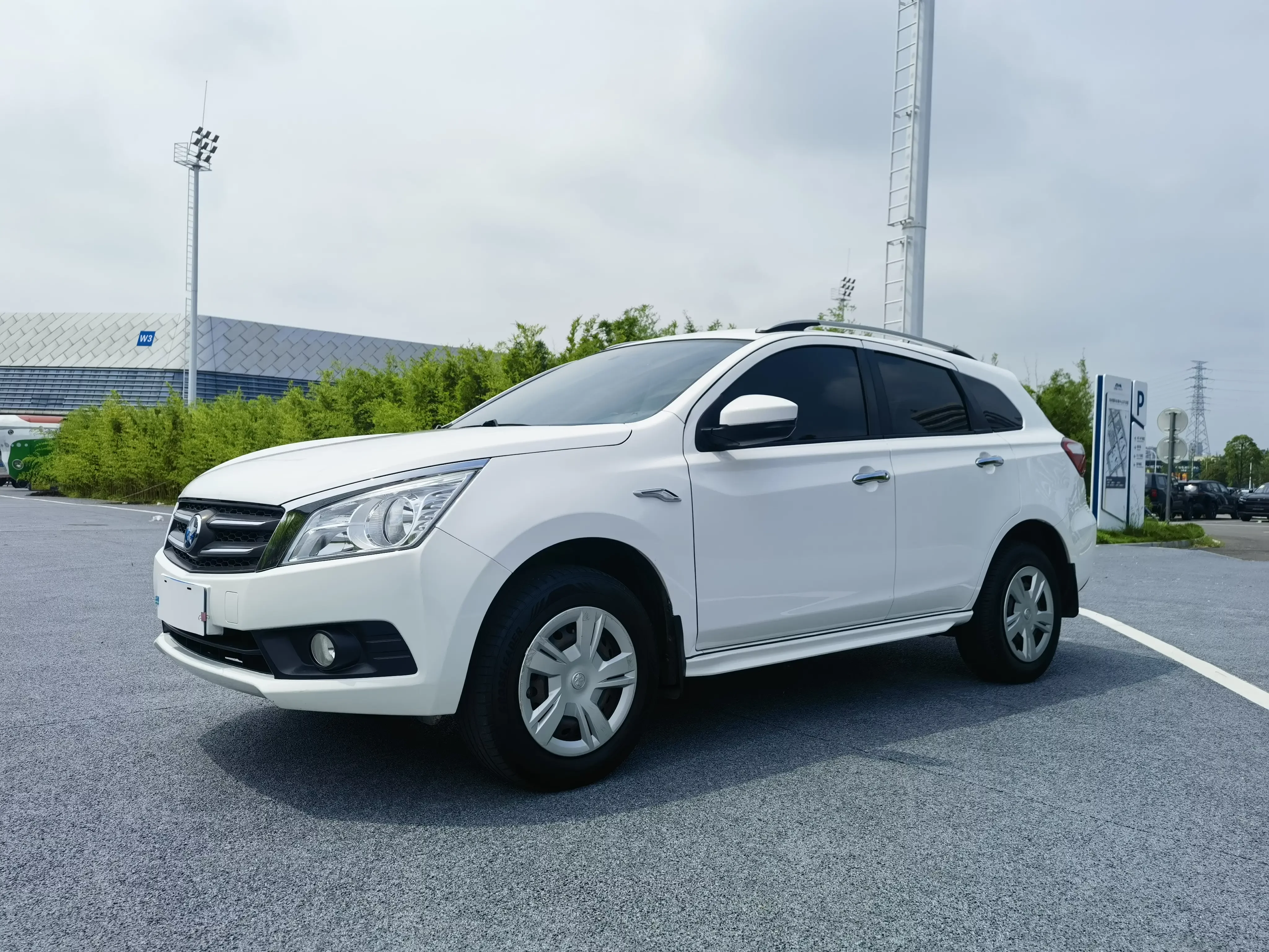 Kai Chen Venucia T70