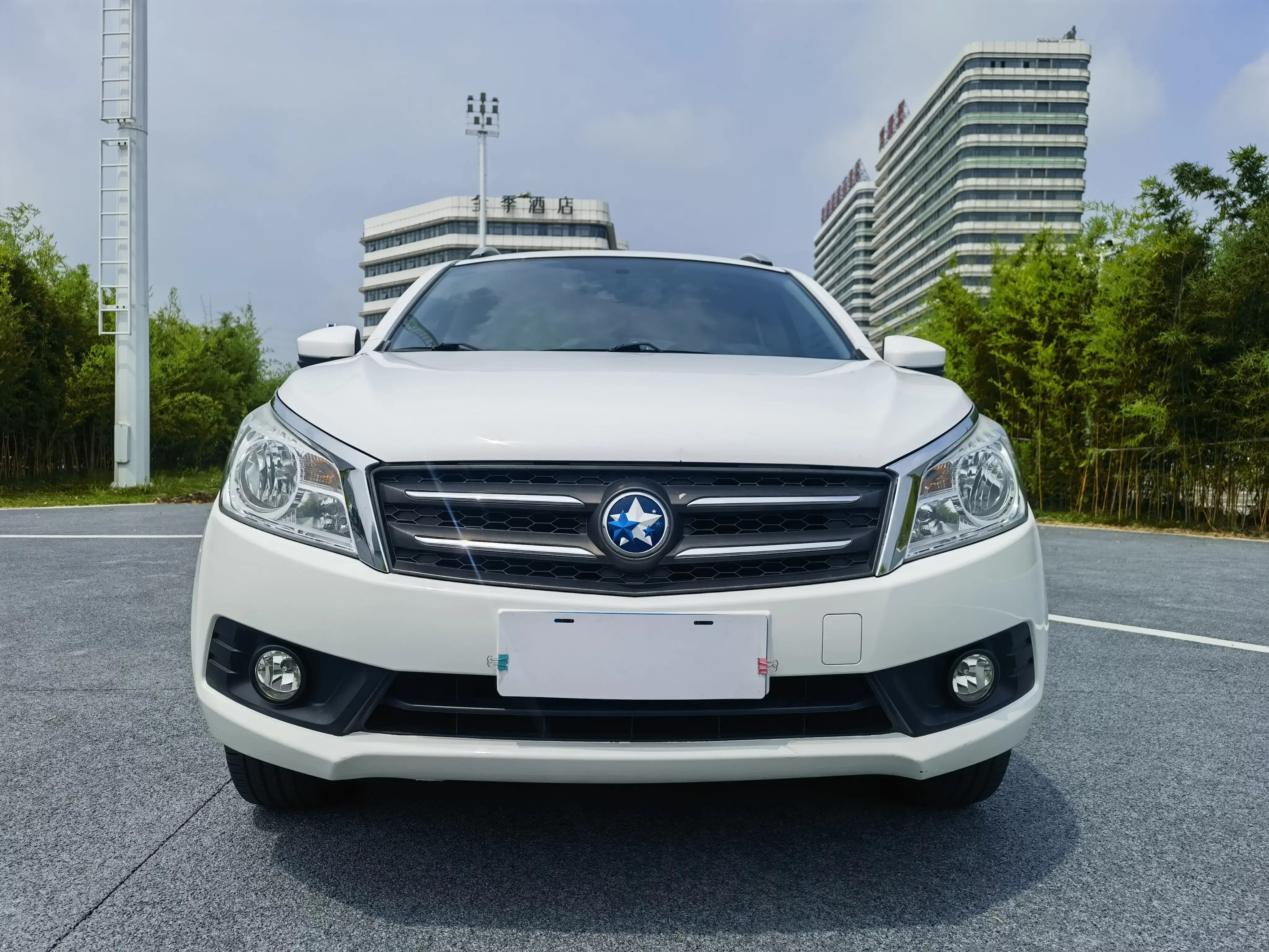 Kai Chen Venucia T70