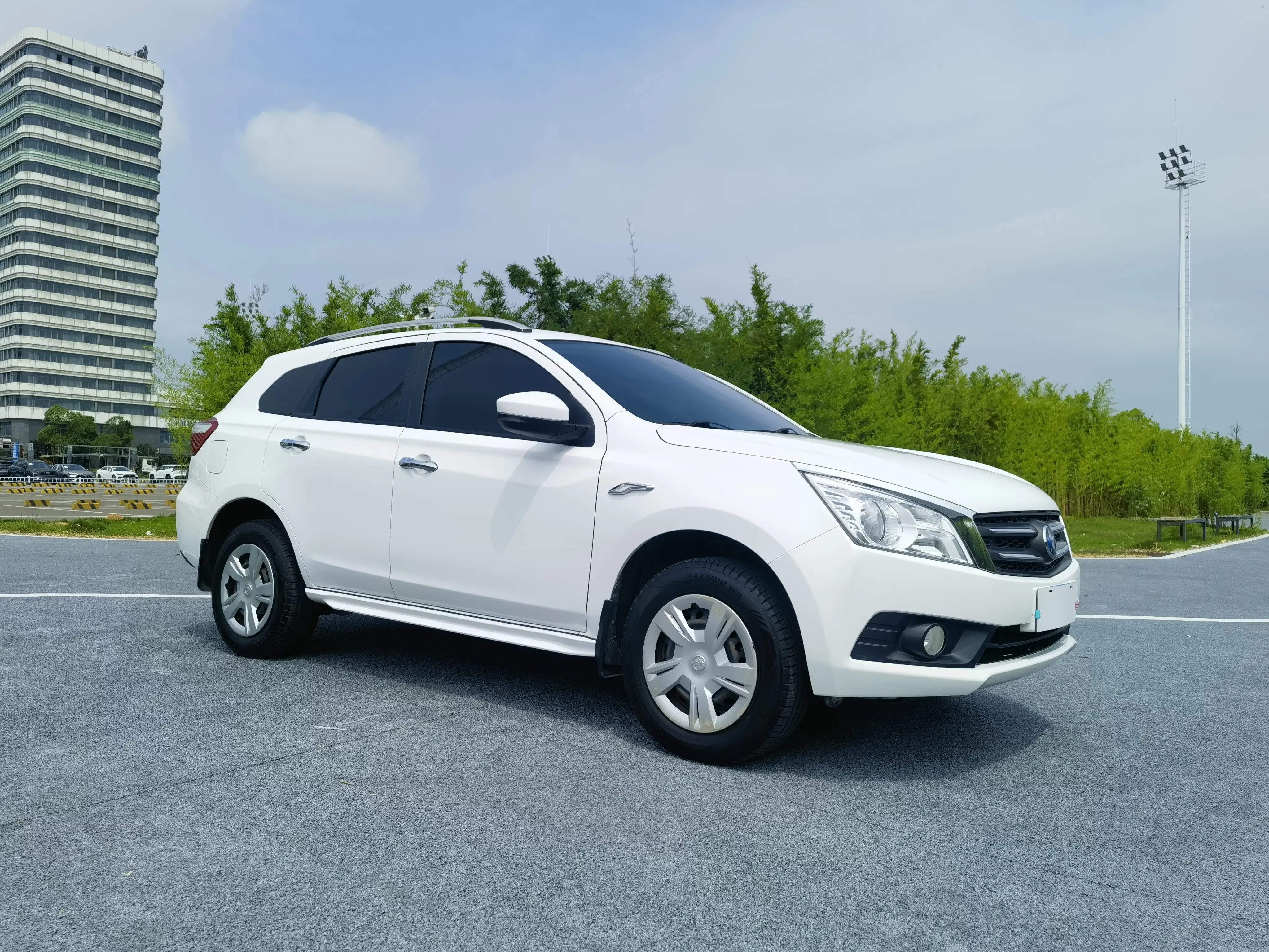 Kai Chen Venucia T70