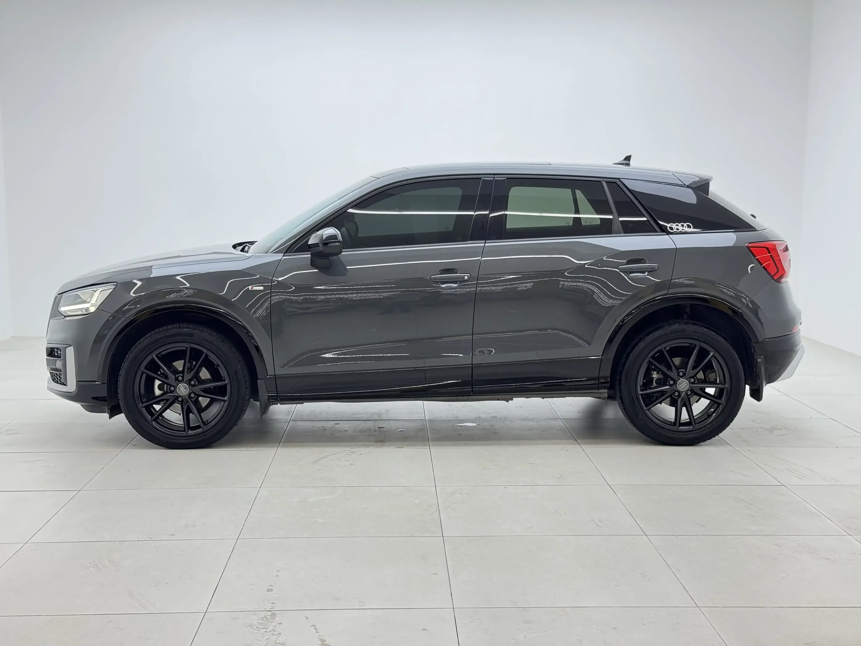 Audi Q2L