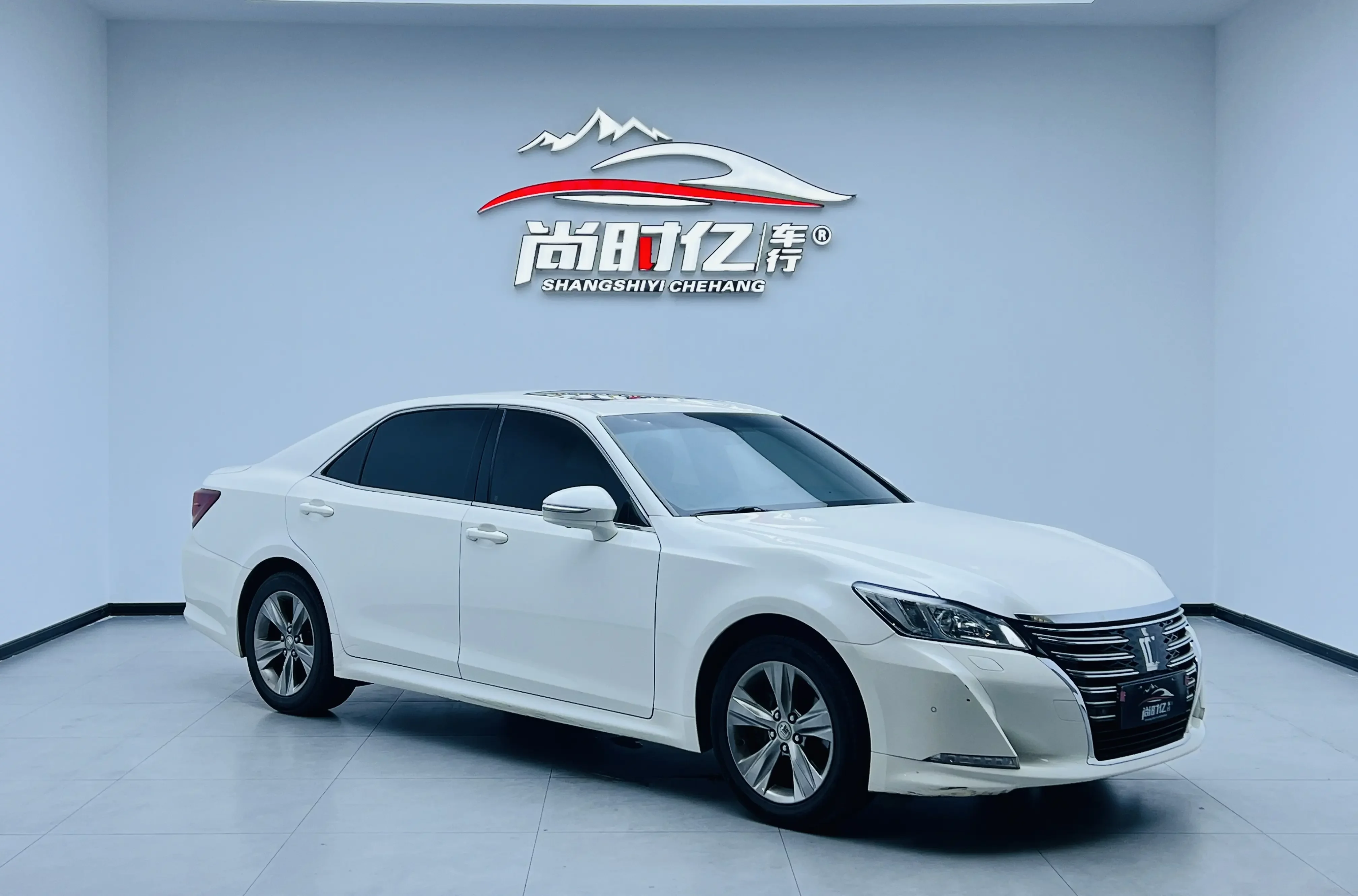 Toyota crown