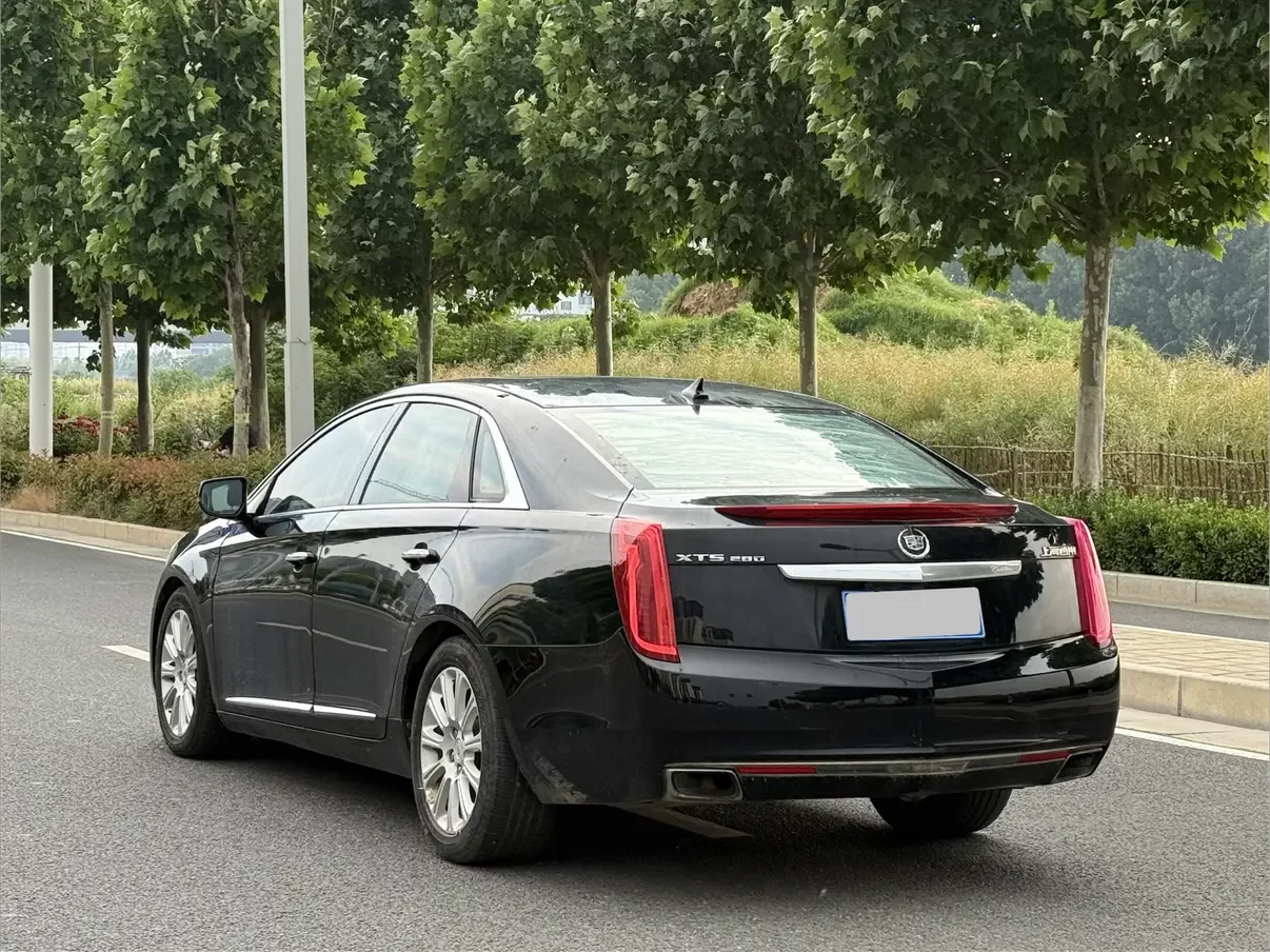 Cadillac XTS