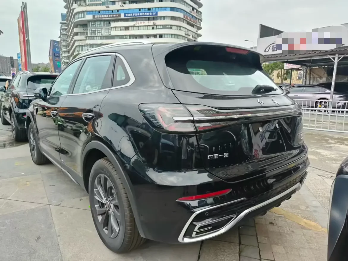 Hongqi HS5