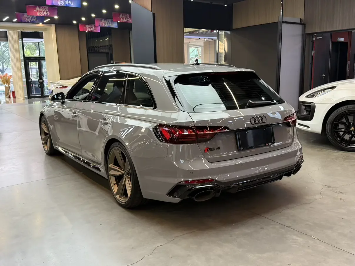 Audi RS 4
