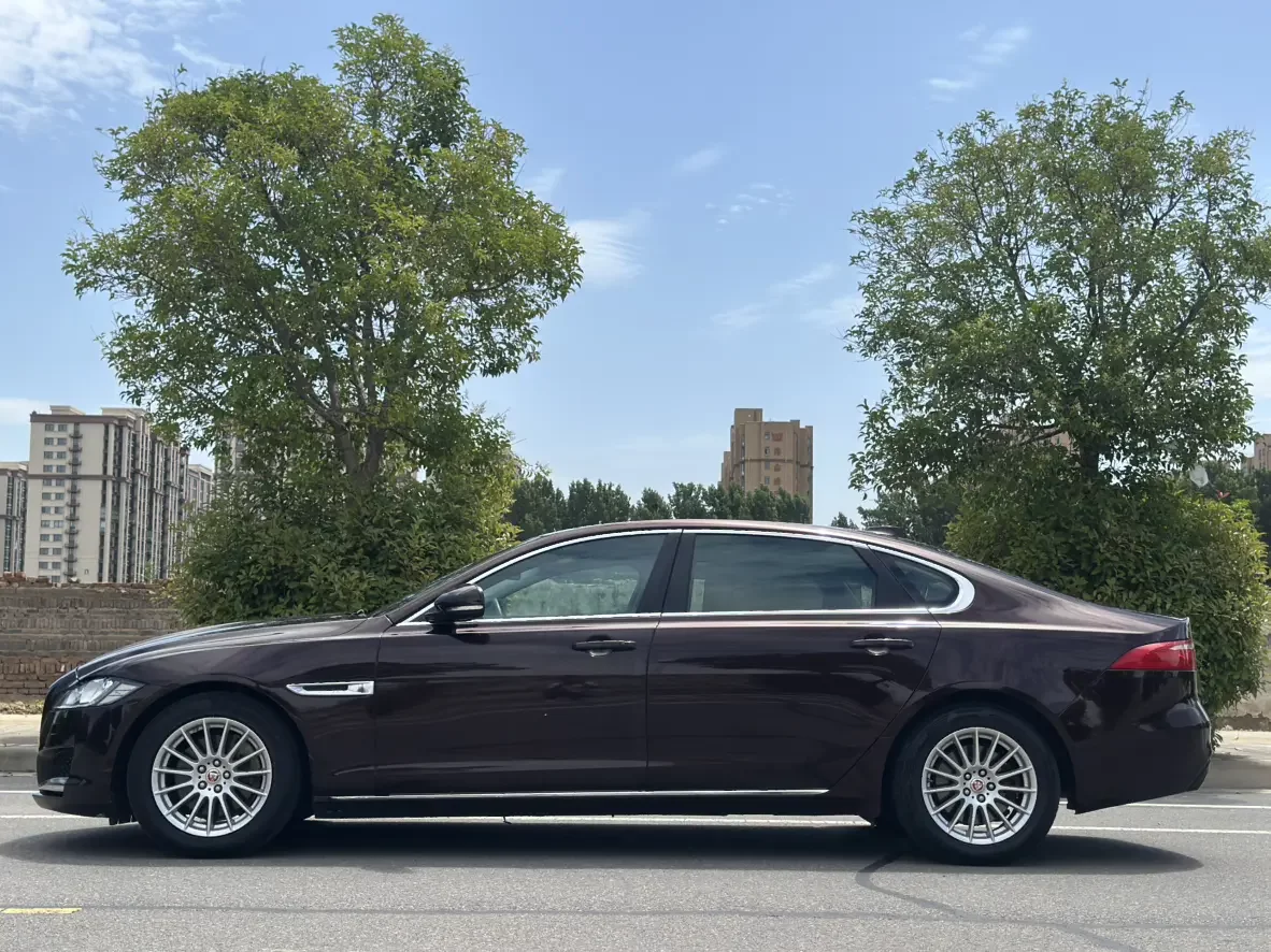 Jaguar XFL