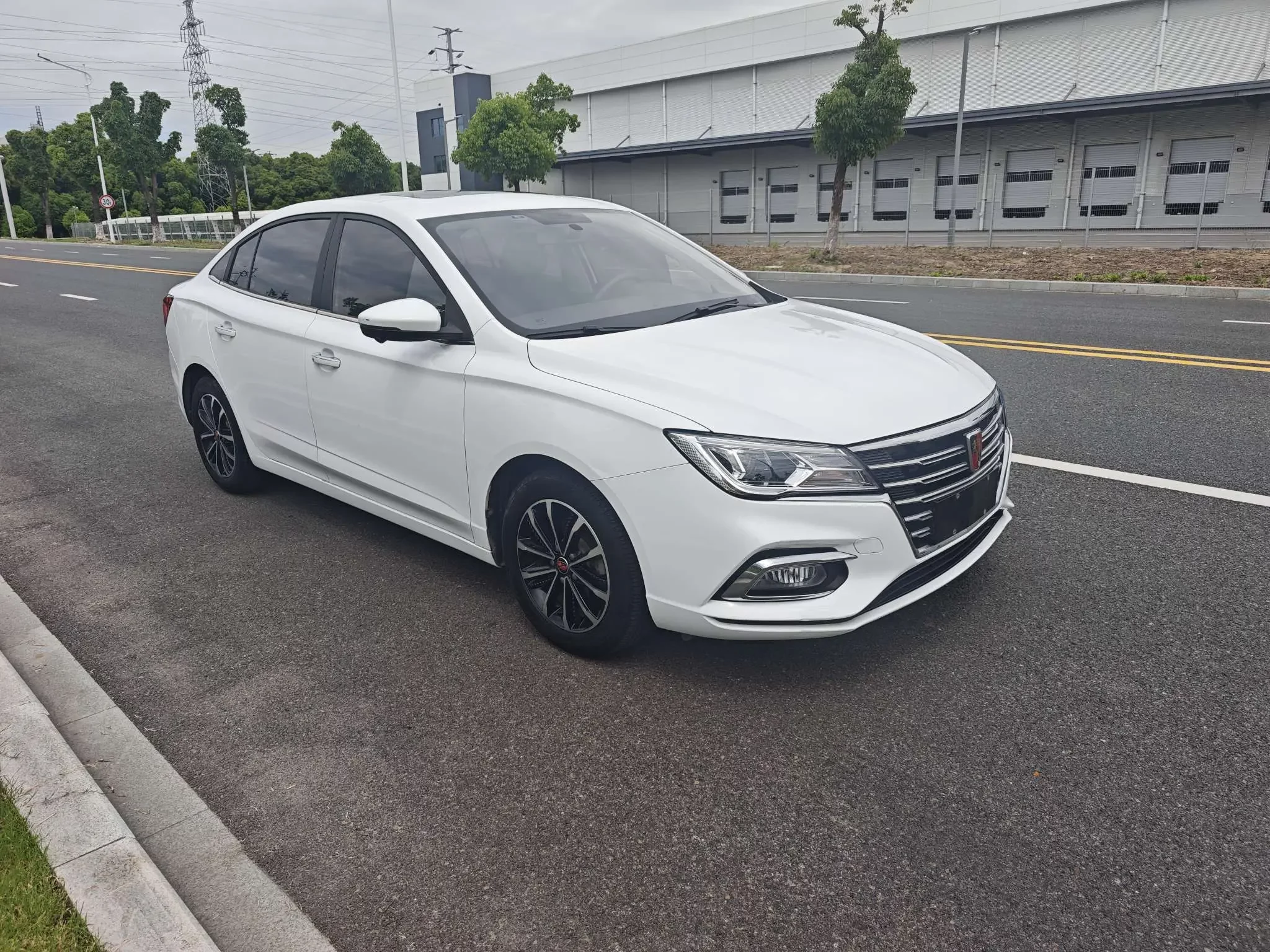 Roewe i5
