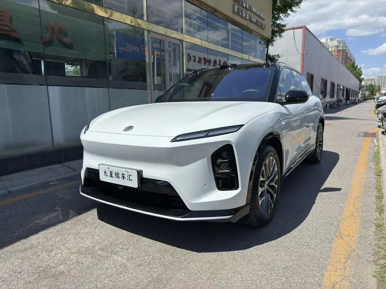 NIO ES6