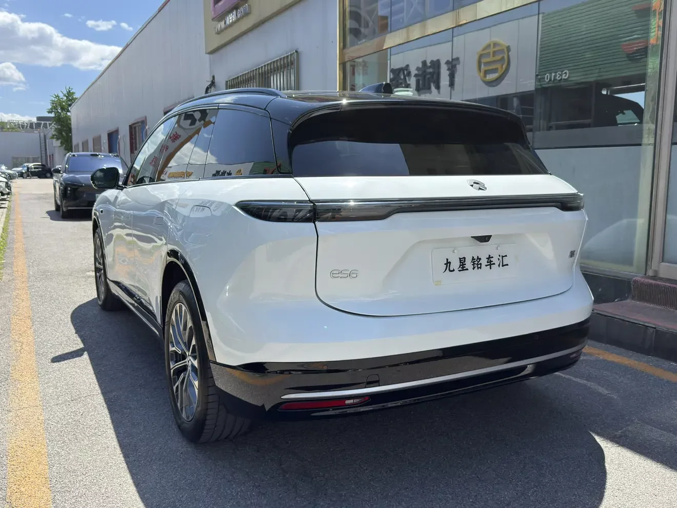 NIO ES6