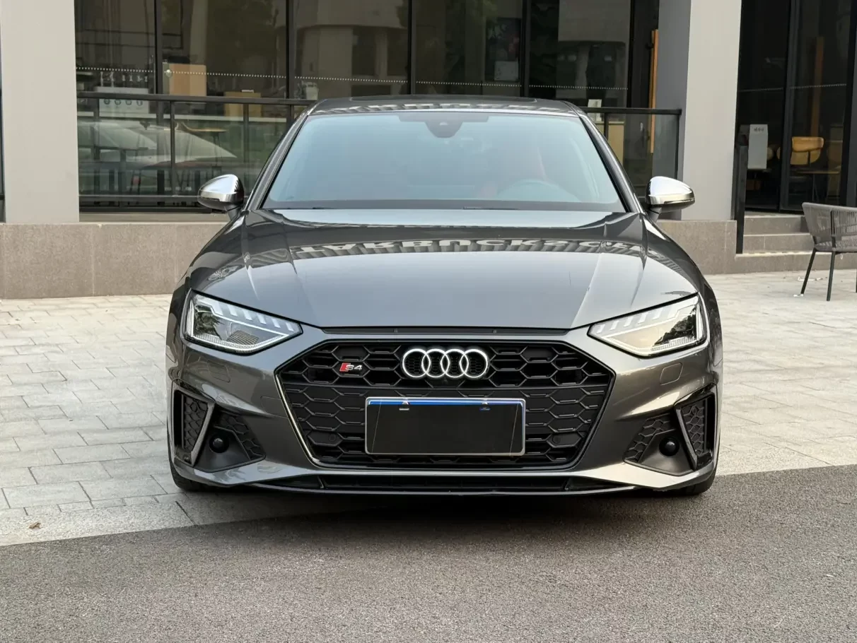 Audi S4