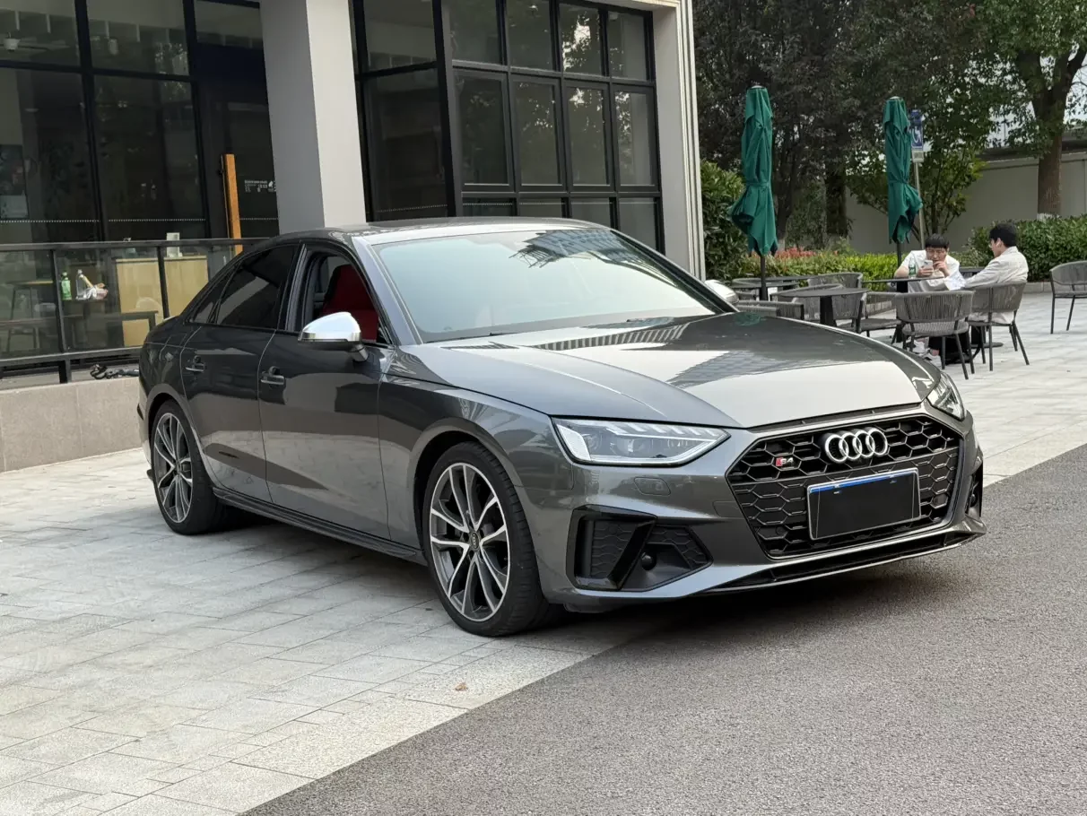 Audi S4