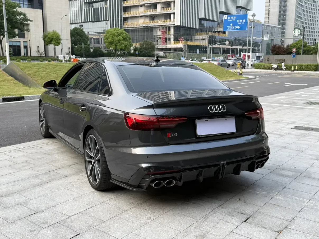 Audi S4