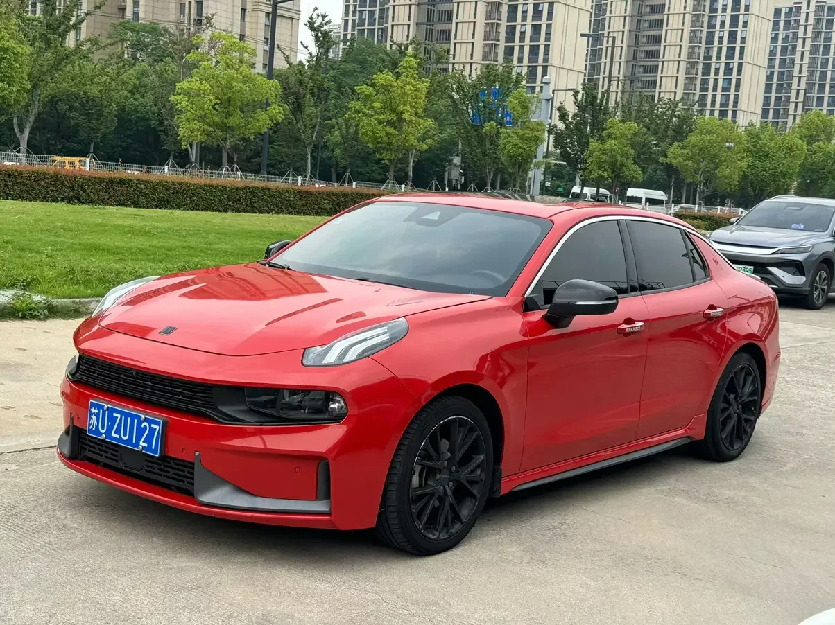 Lynk & Co 03