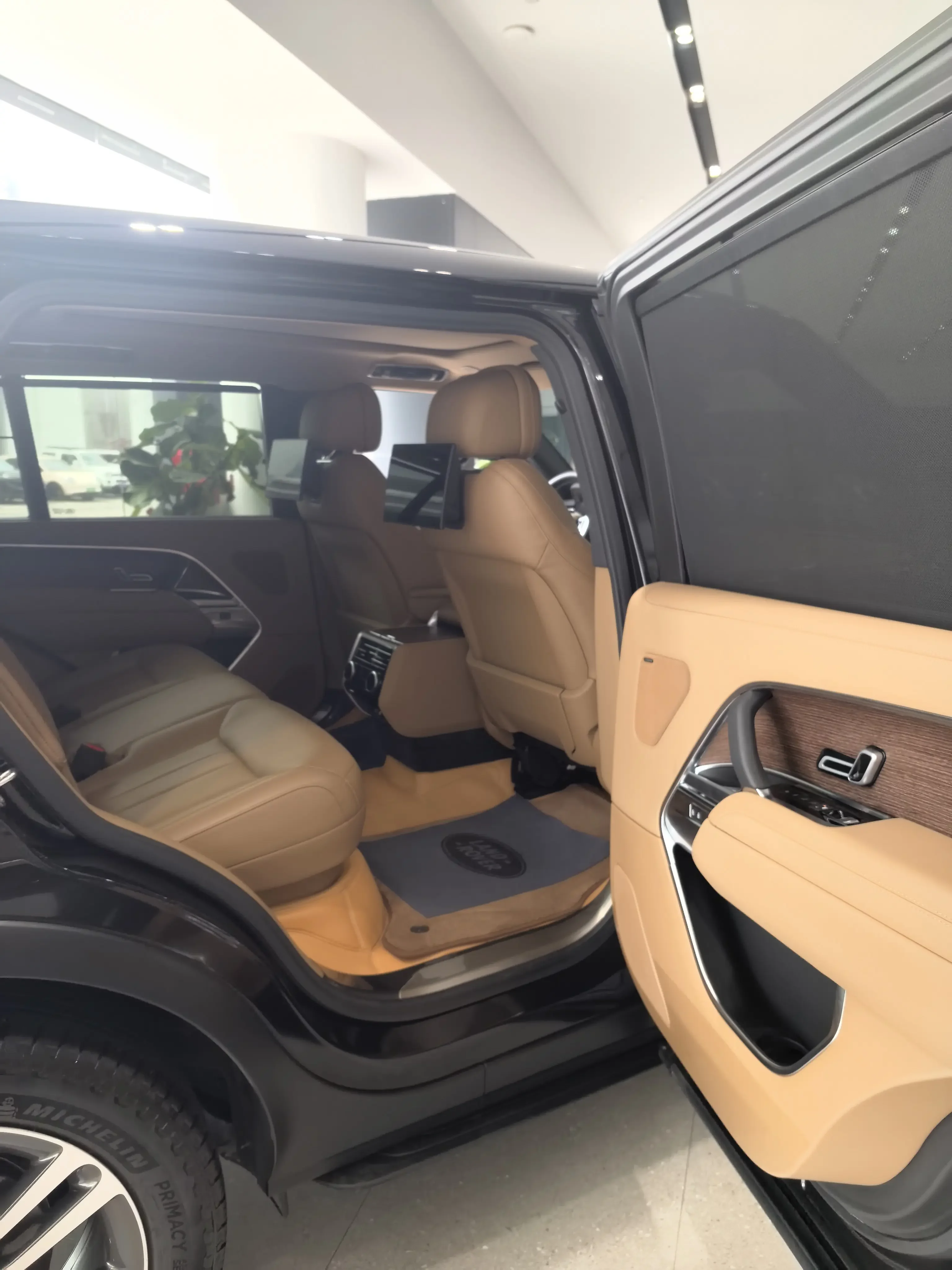 Land Rover range rover
