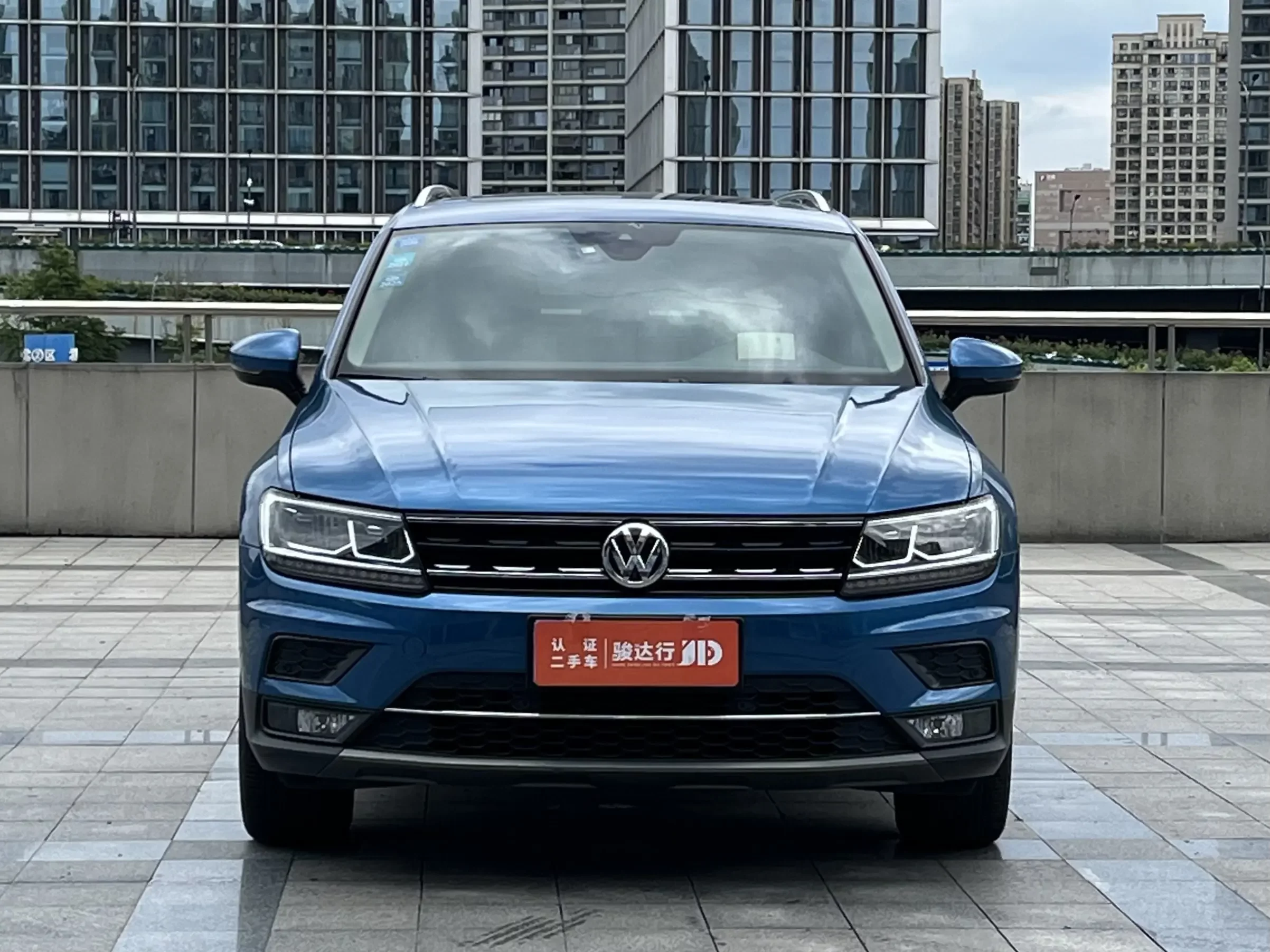 Volkswagen Tiguan (Tharu)