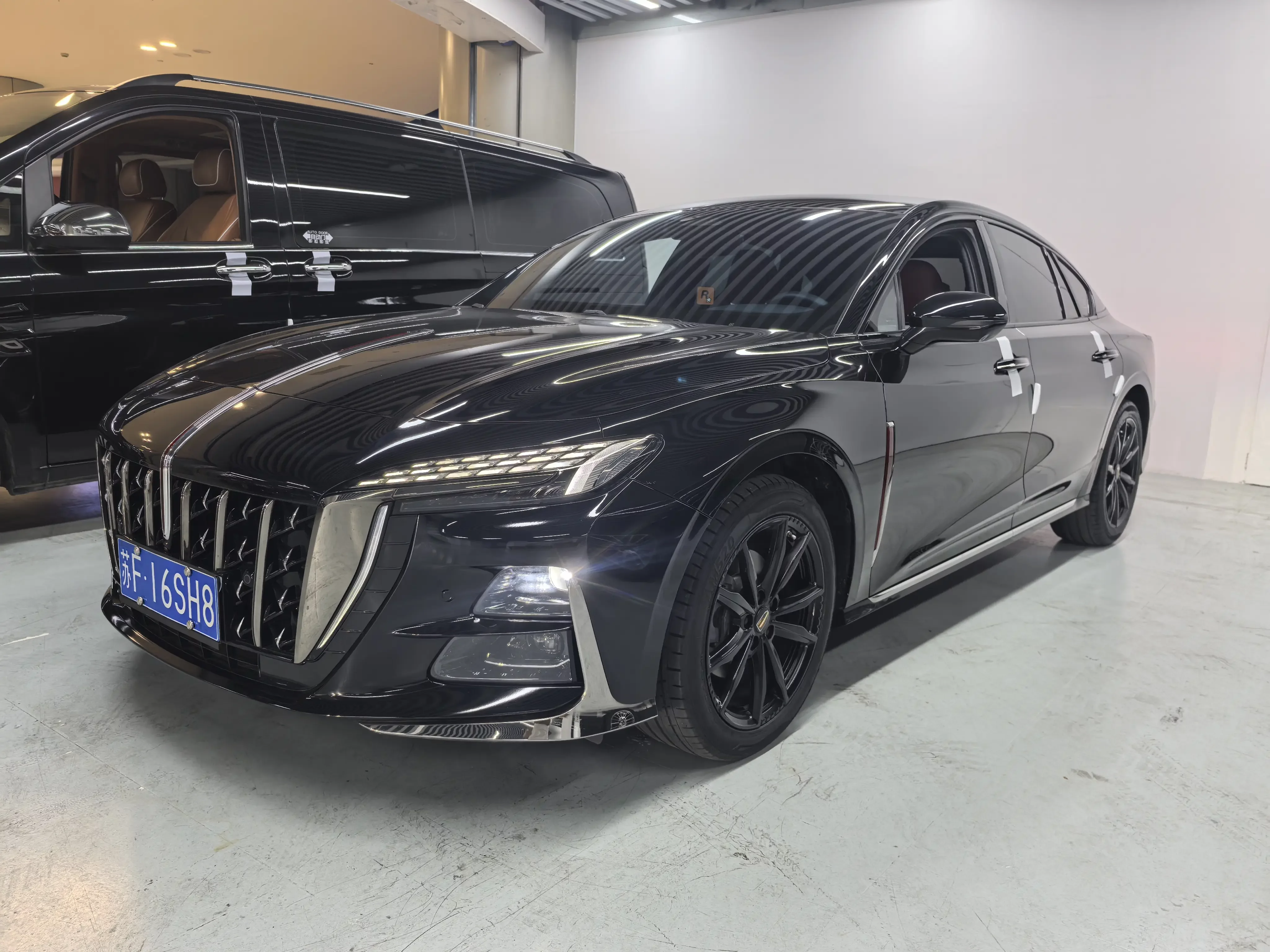 Hongqi H6