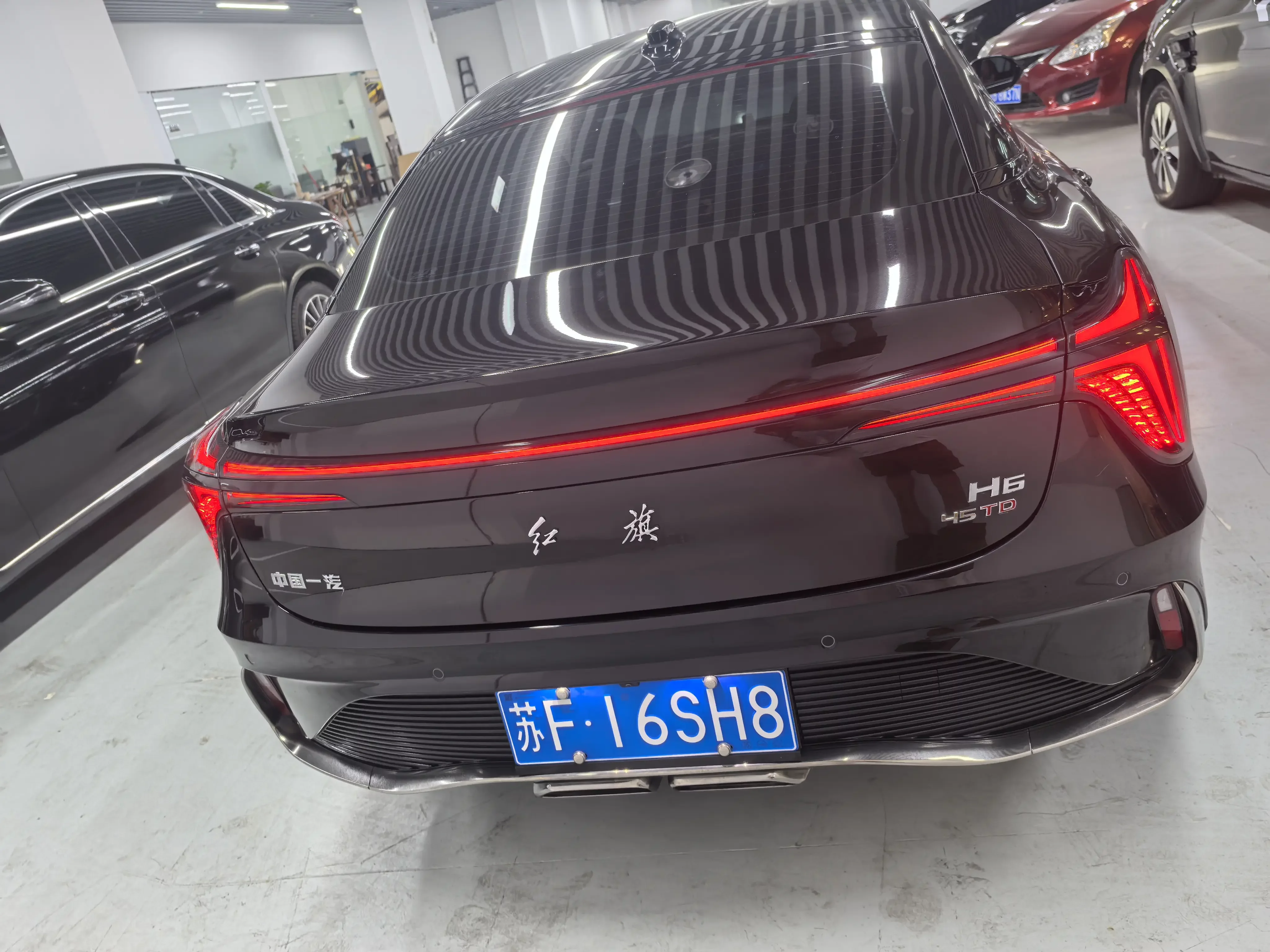 Hongqi H6