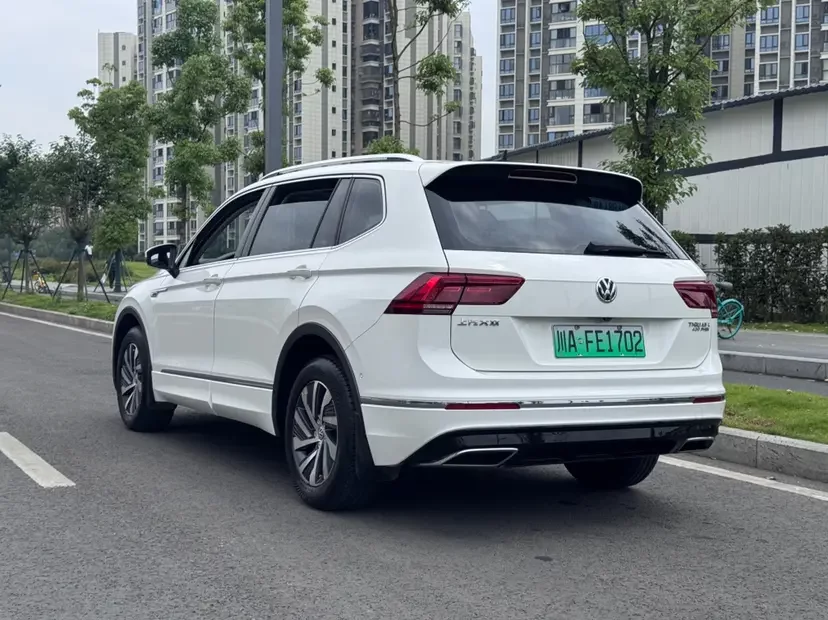 Volkswagen Tiguan L PHEV