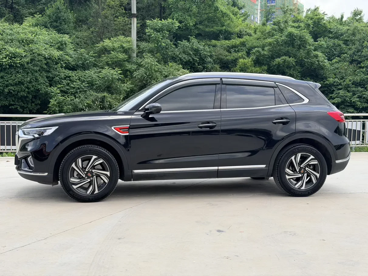 Hongqi HS5