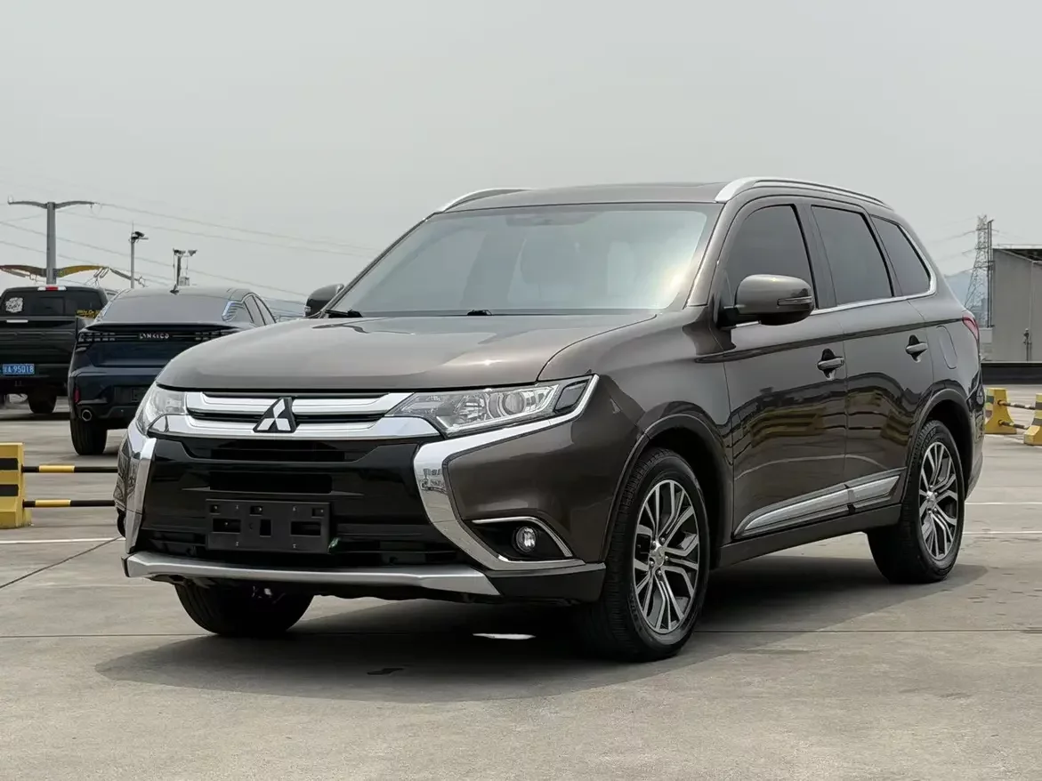 Mitsubishi Outlander  из Китая