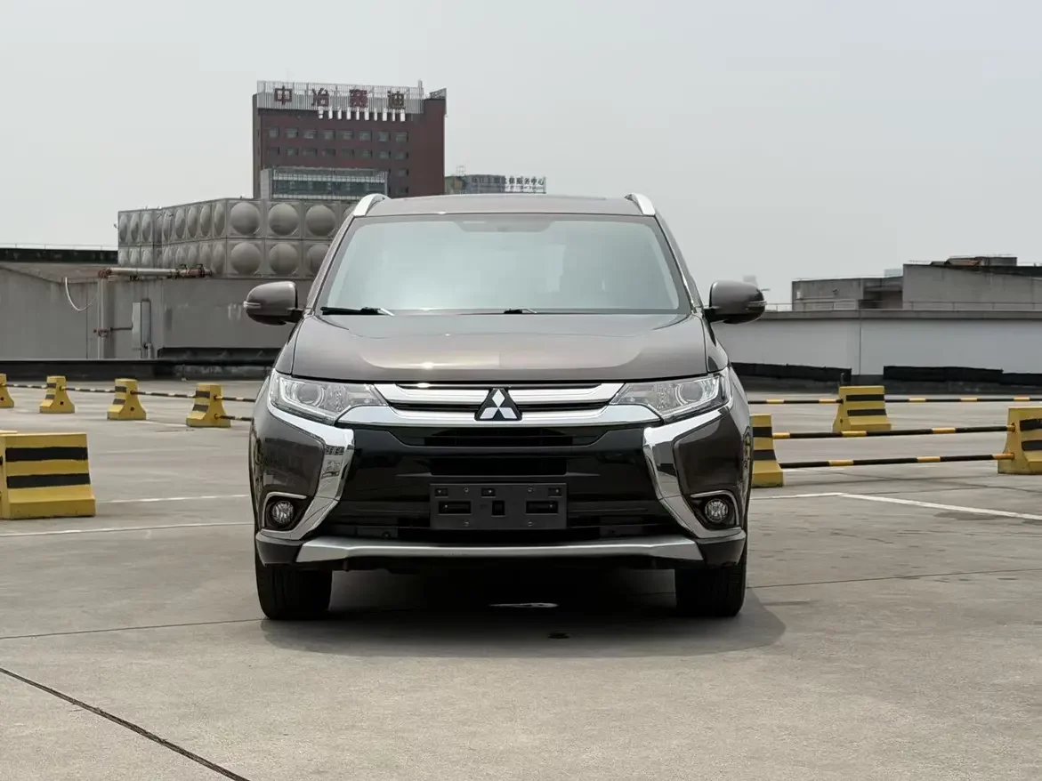 Mitsubishi Outlander  из Китая