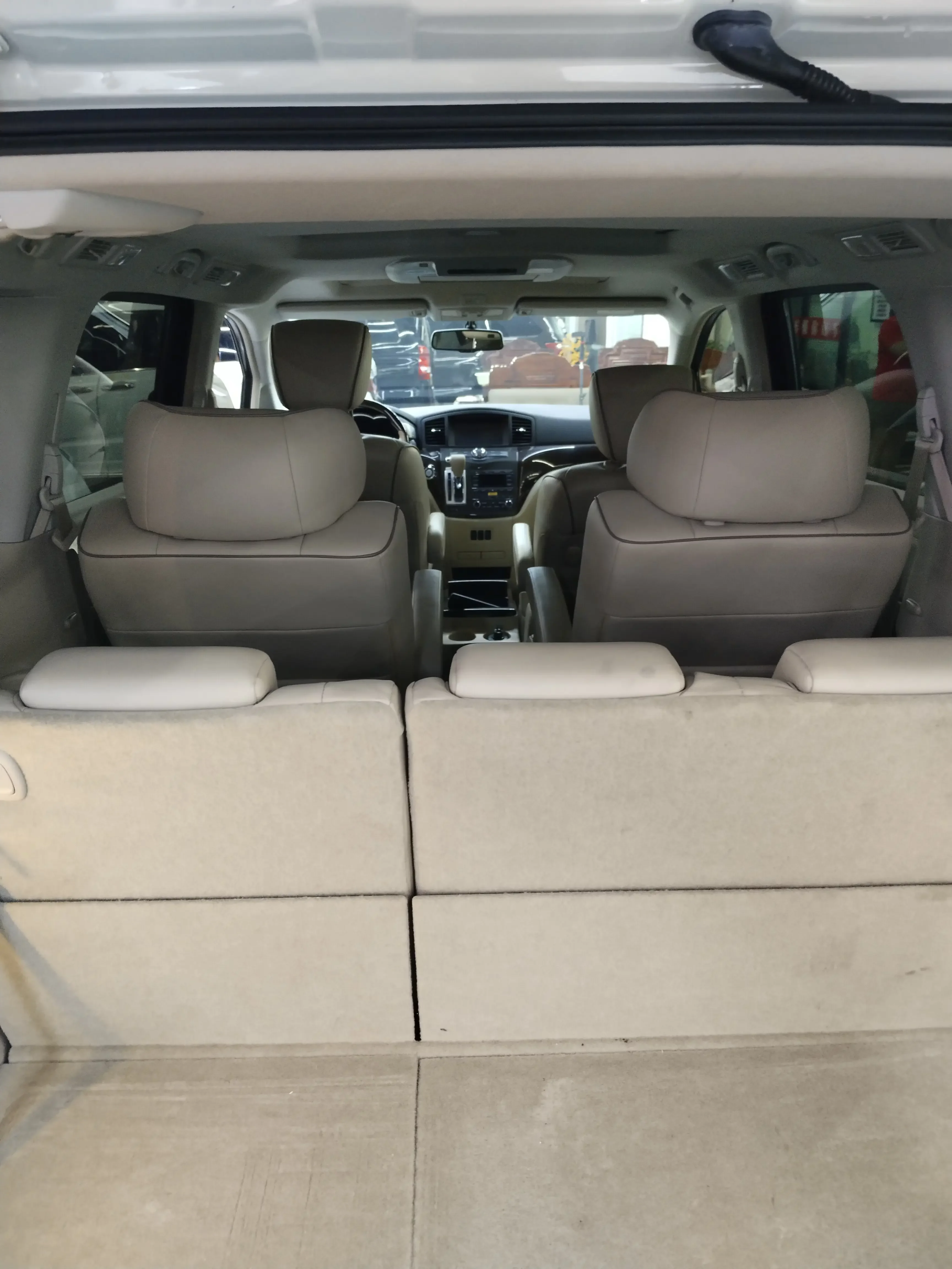 Nissan nobleman