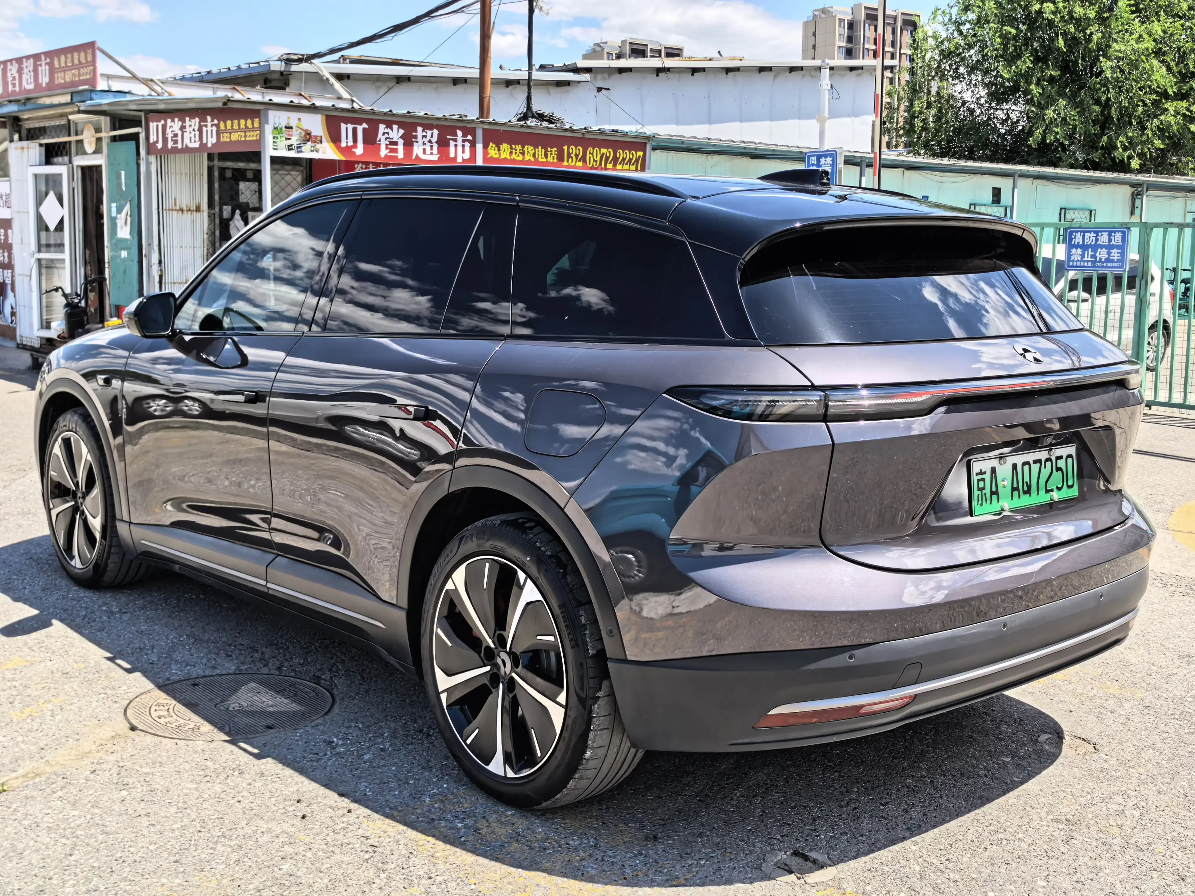 NIO ES6