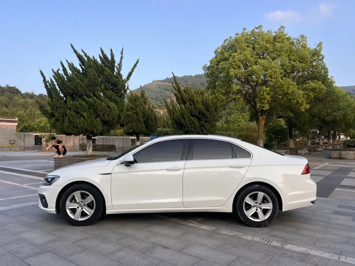 Volkswagen Lamando