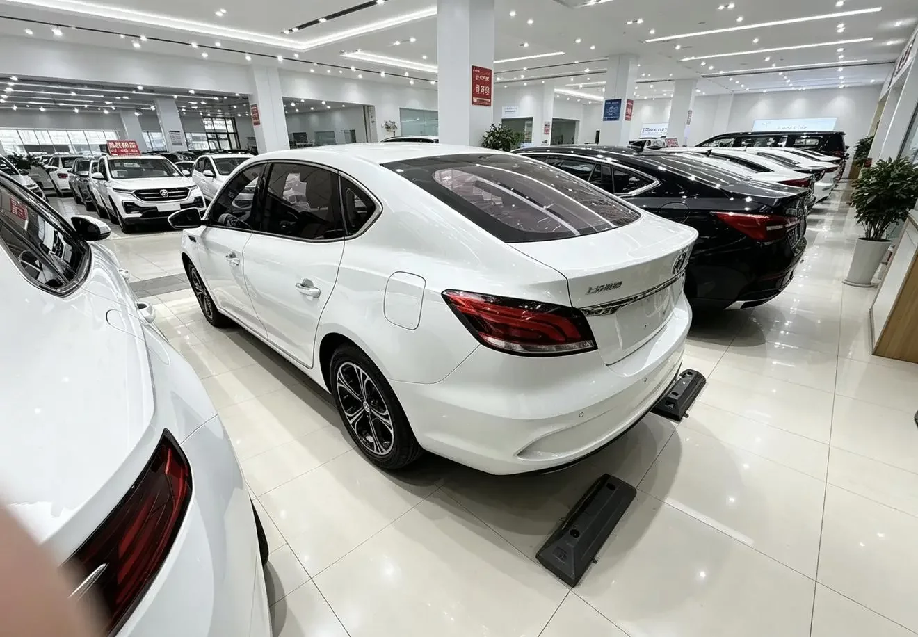 MG 6