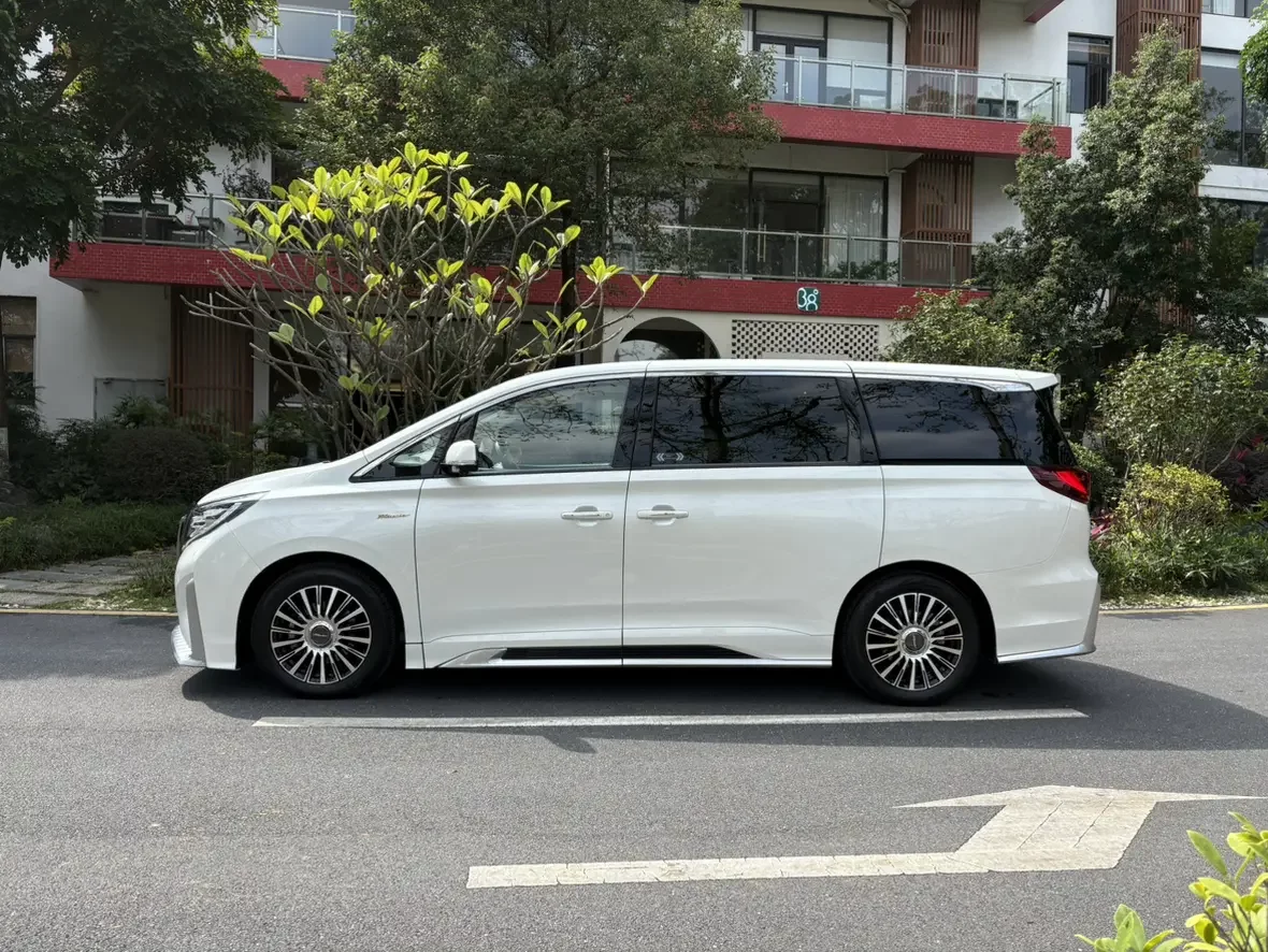 GAC Trumpchi M8
