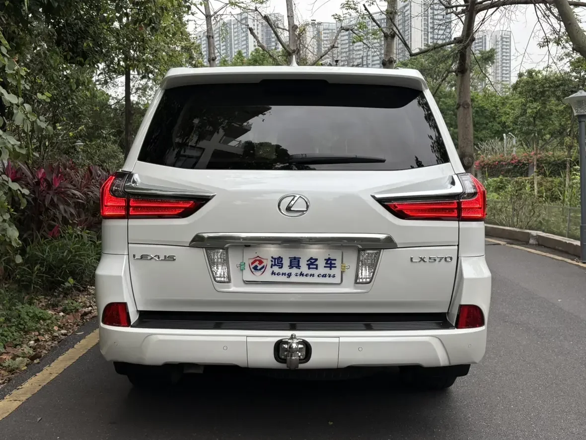 Lexus LX