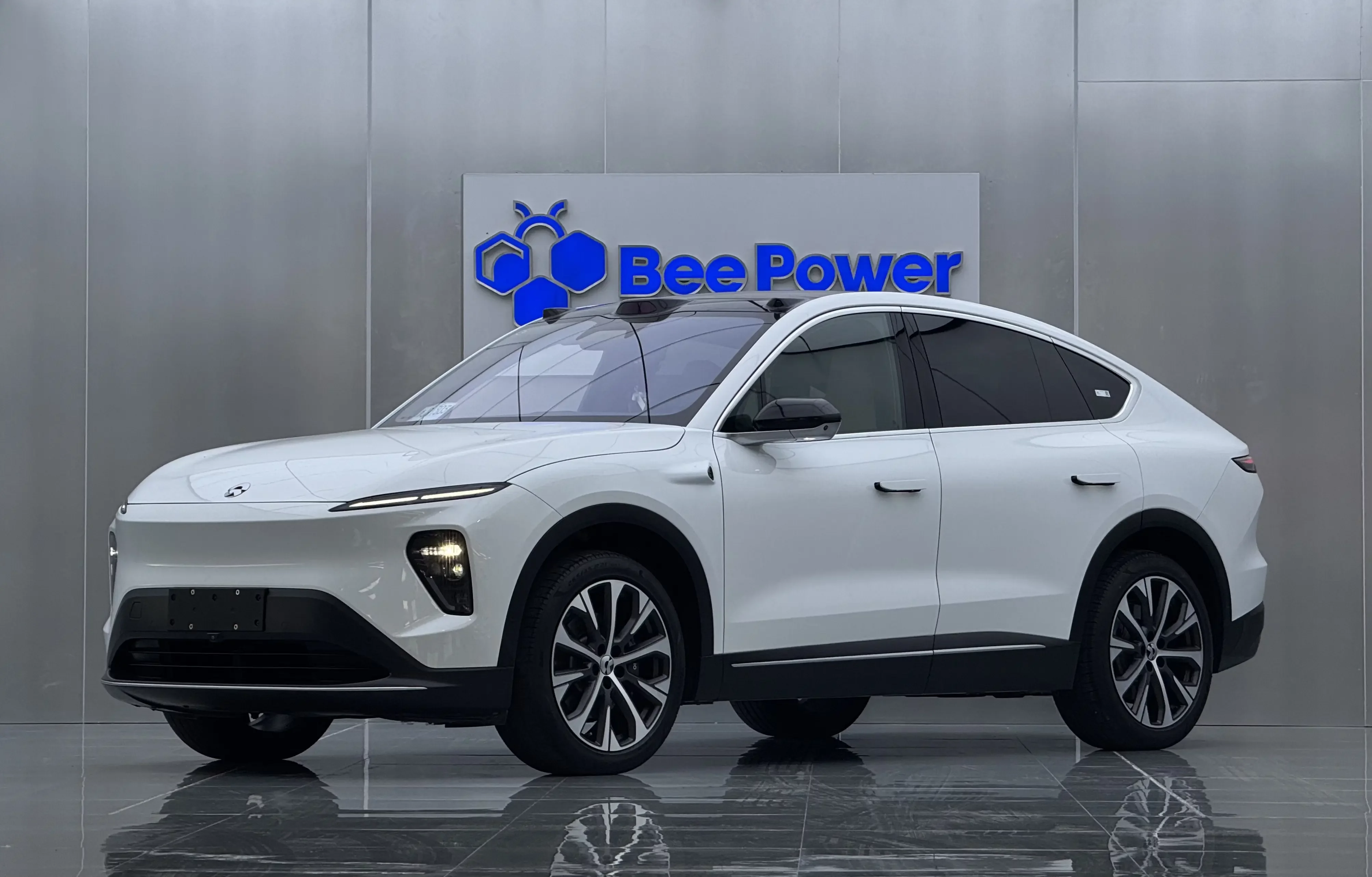 NIO EC7
