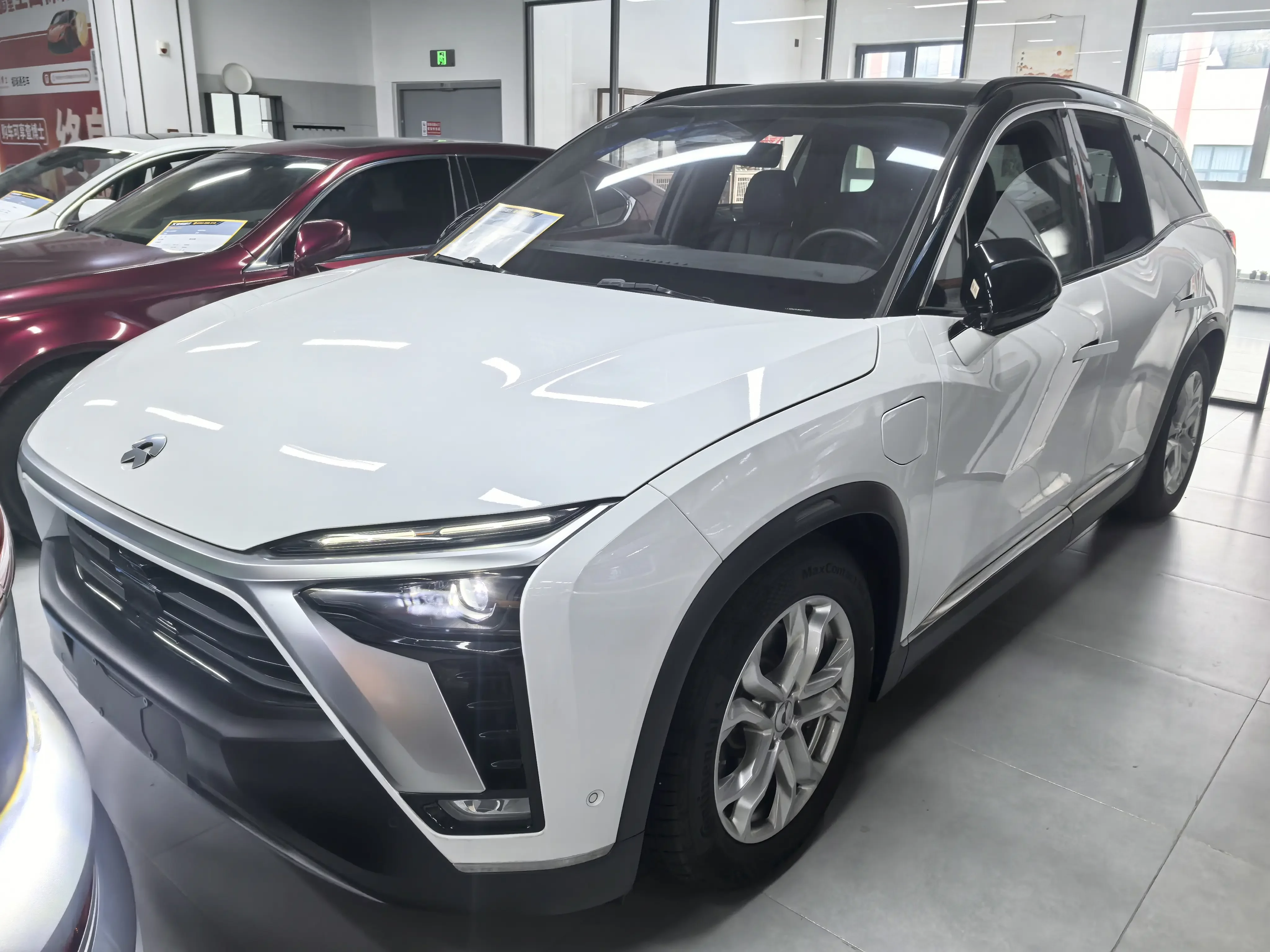 NIO ES8
