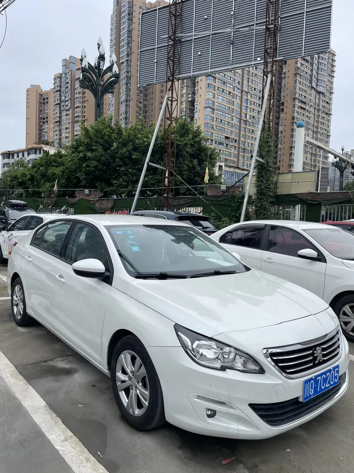 Peugeot 408