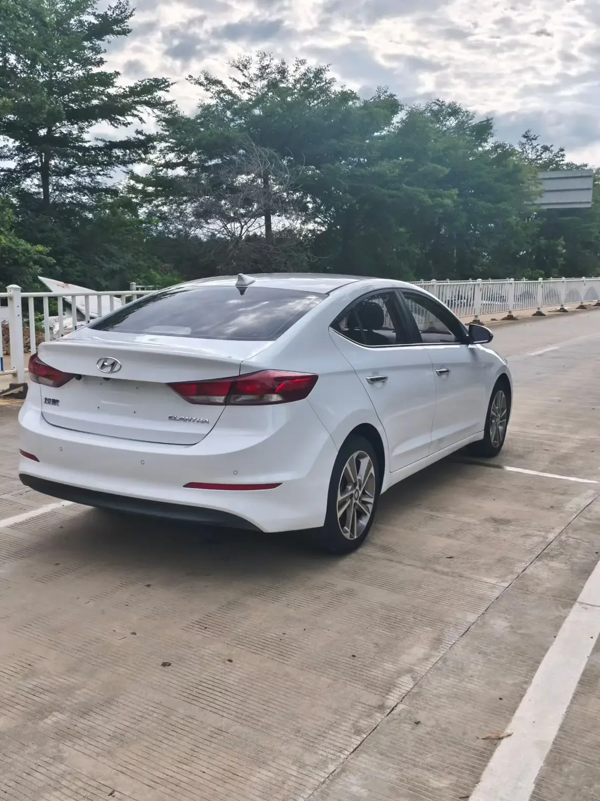 Hyundai lead