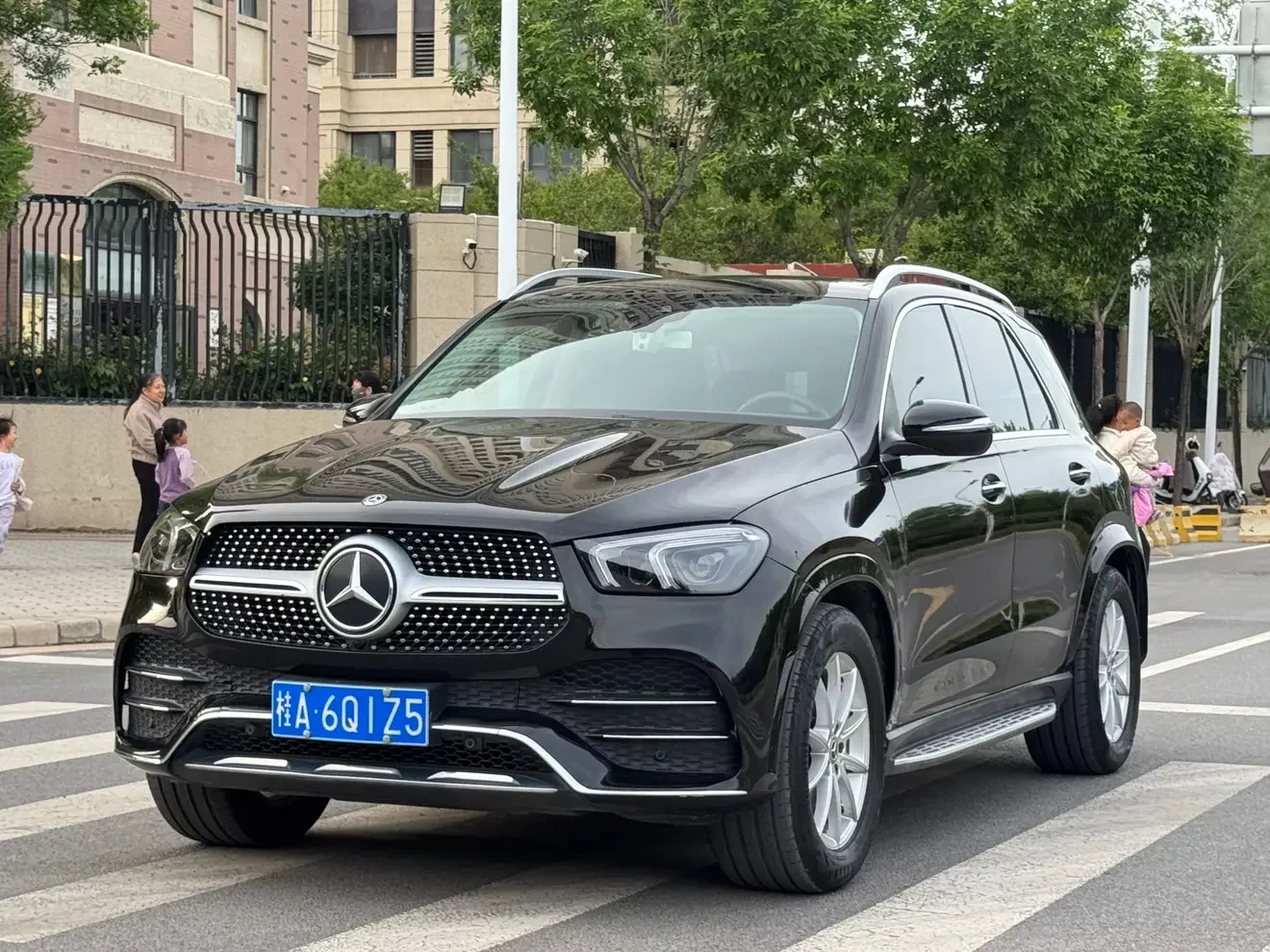 Mercedes-Benz GLE (Imported)