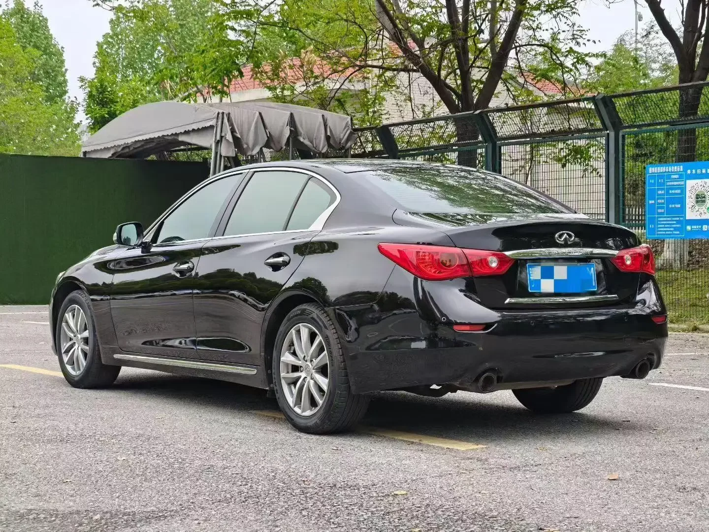 Infiniti Q50L