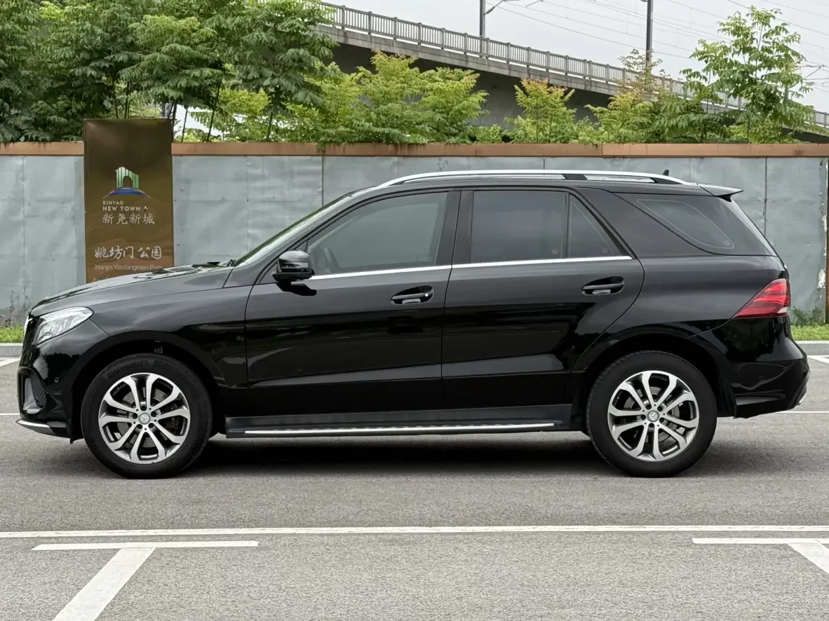 Mercedes-Benz GLE (Imported)