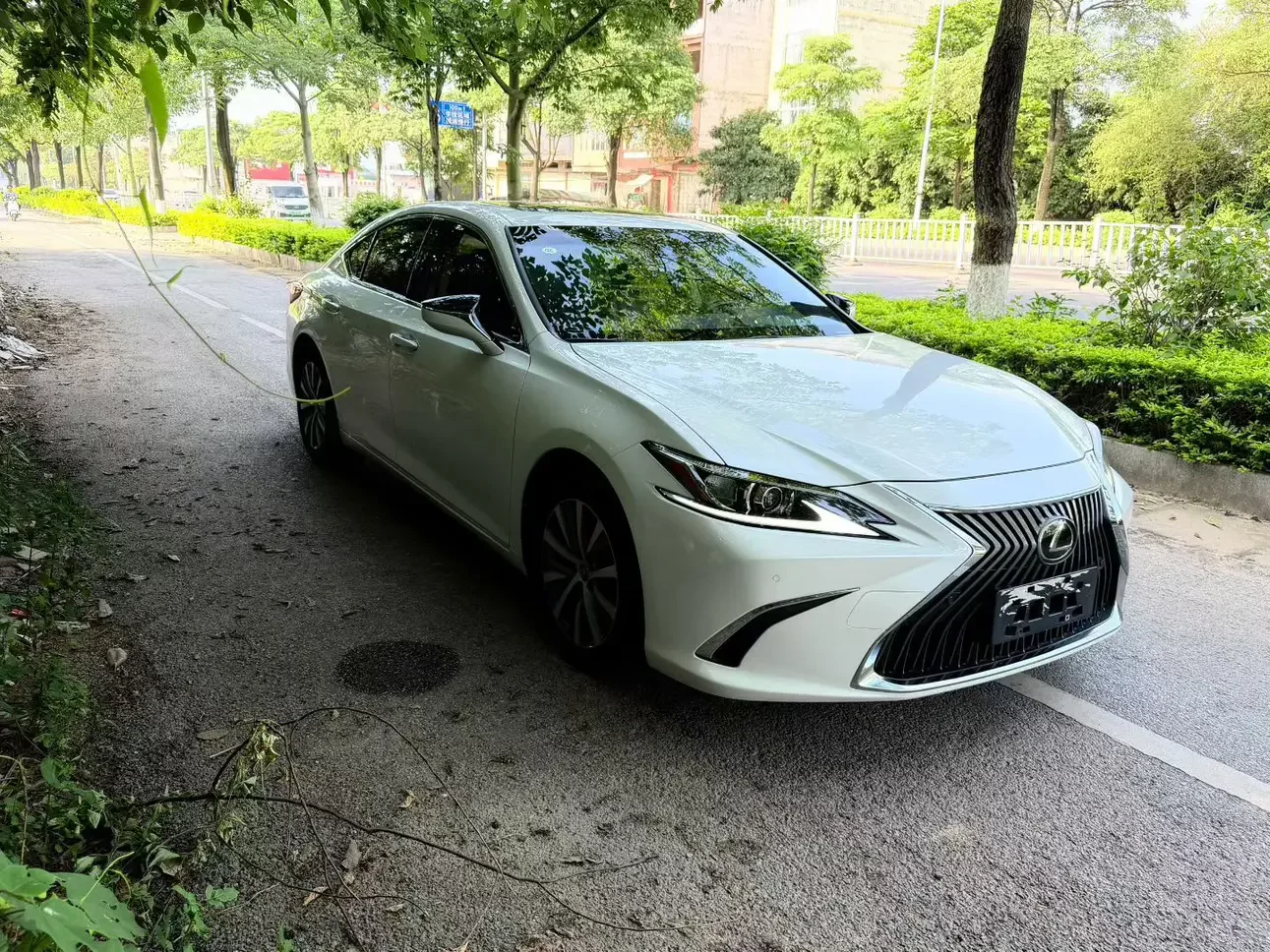 Lexus ES