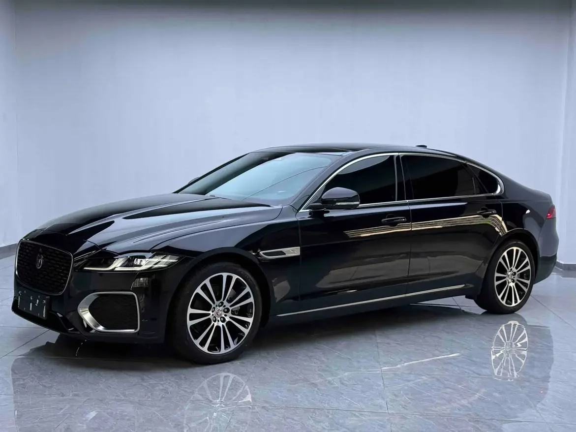Jaguar XFL