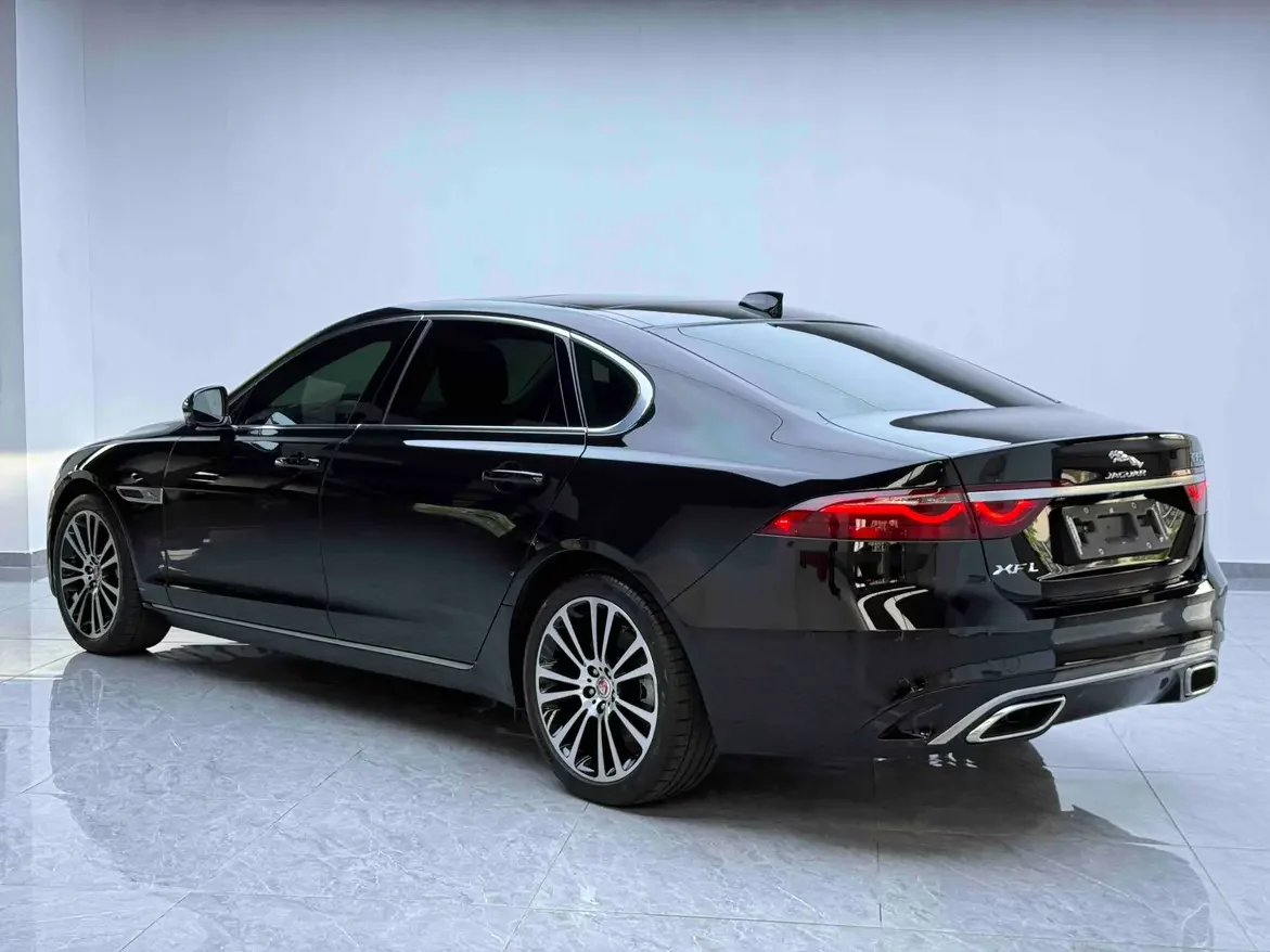 Jaguar XFL