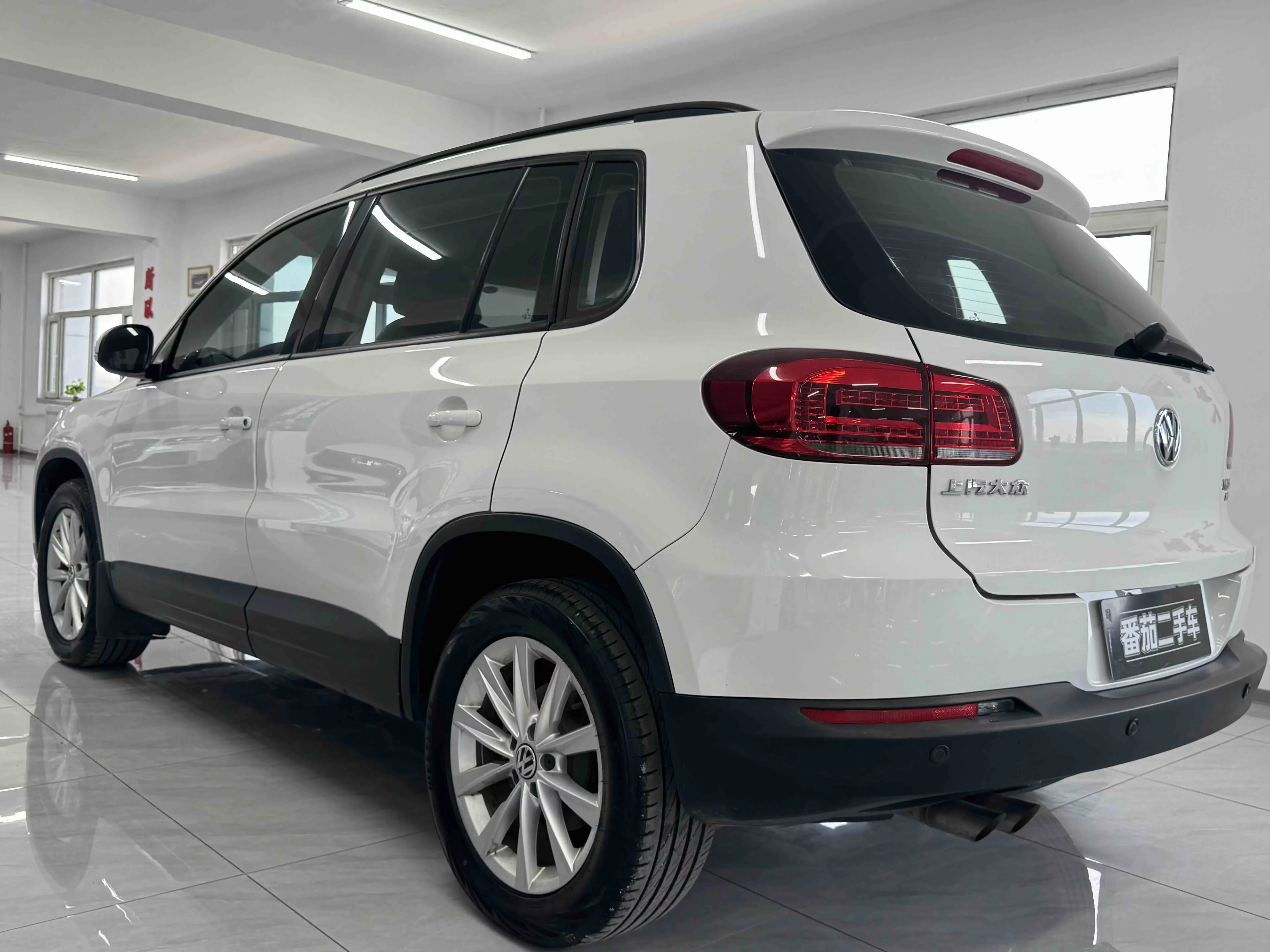 Volkswagen Tiguan (Tharu)
