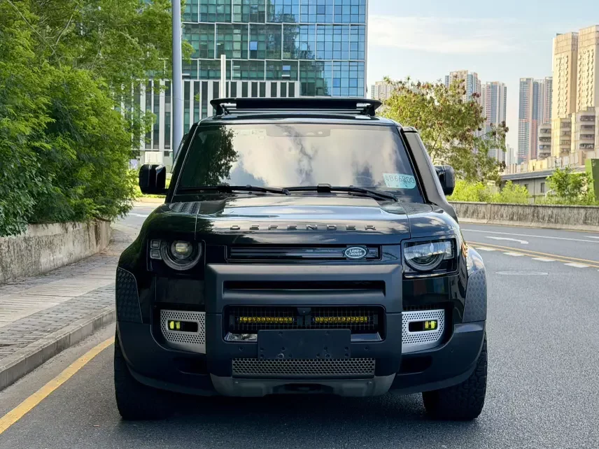 Land Rover guard
